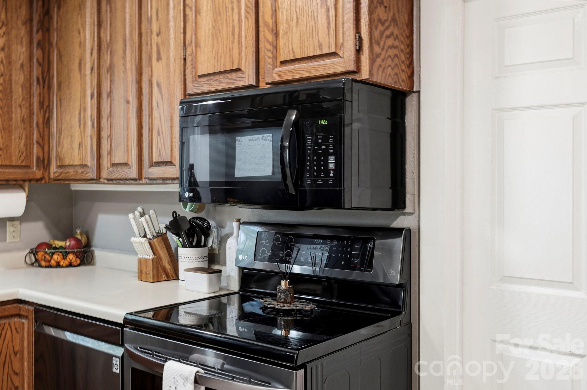 Single Family Residence at 6 Gun Flint Trail, Fletcher, photo 16 of 38