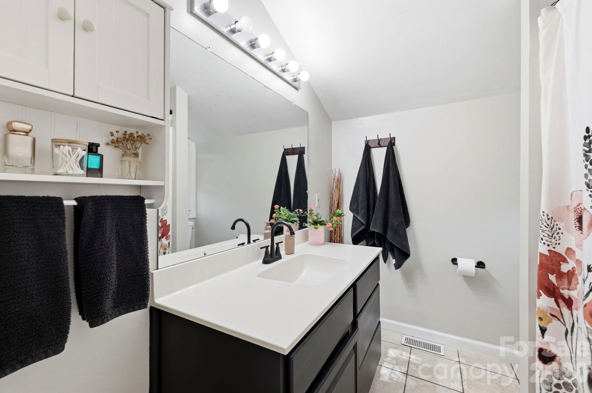 Single Family Residence at 6 Gun Flint Trail, Fletcher, photo 31 of 38