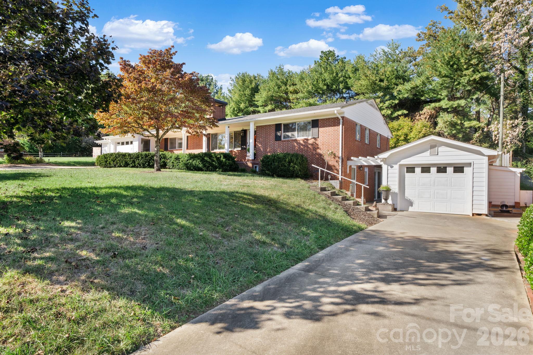 Single Family Residence at 111 Eastwood Park Drive SE, Lenoir, photo 2 of 48