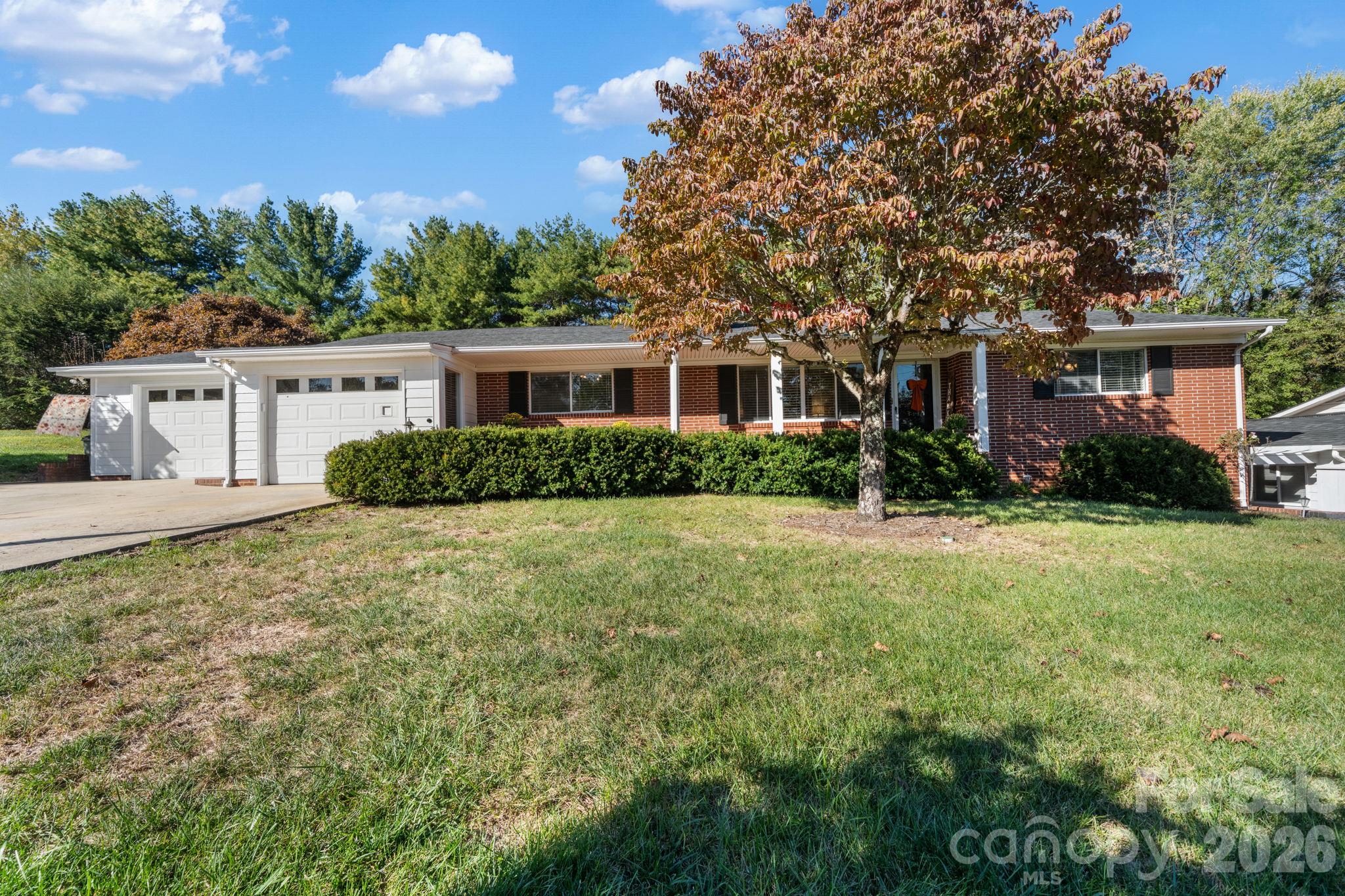 Single Family Residence at 111 Eastwood Park Drive SE, Lenoir, photo 3 of 48