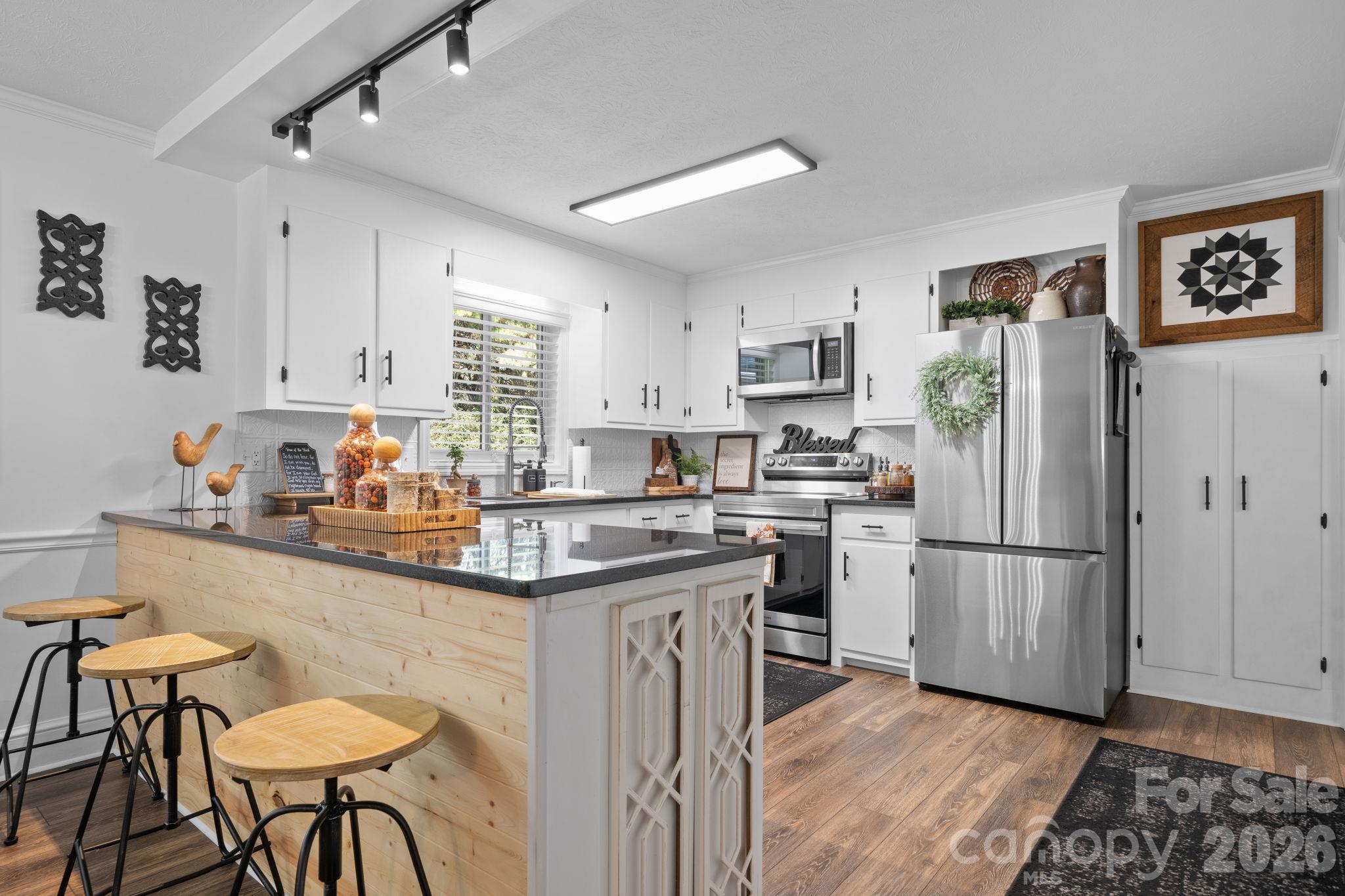 Single Family Residence at 111 Eastwood Park Drive SE, Lenoir, photo 12 of 48