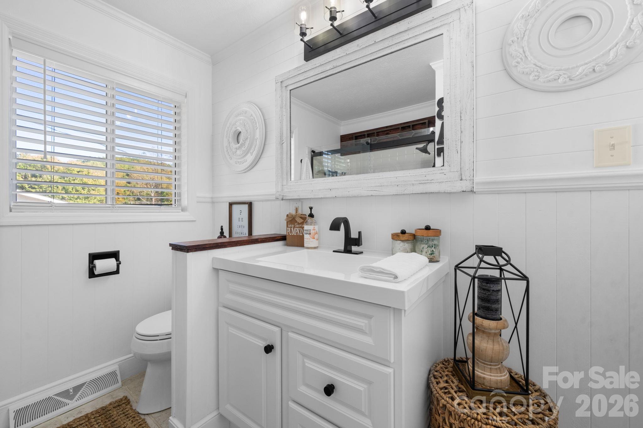 Single Family Residence at 111 Eastwood Park Drive SE, Lenoir, photo 24 of 48