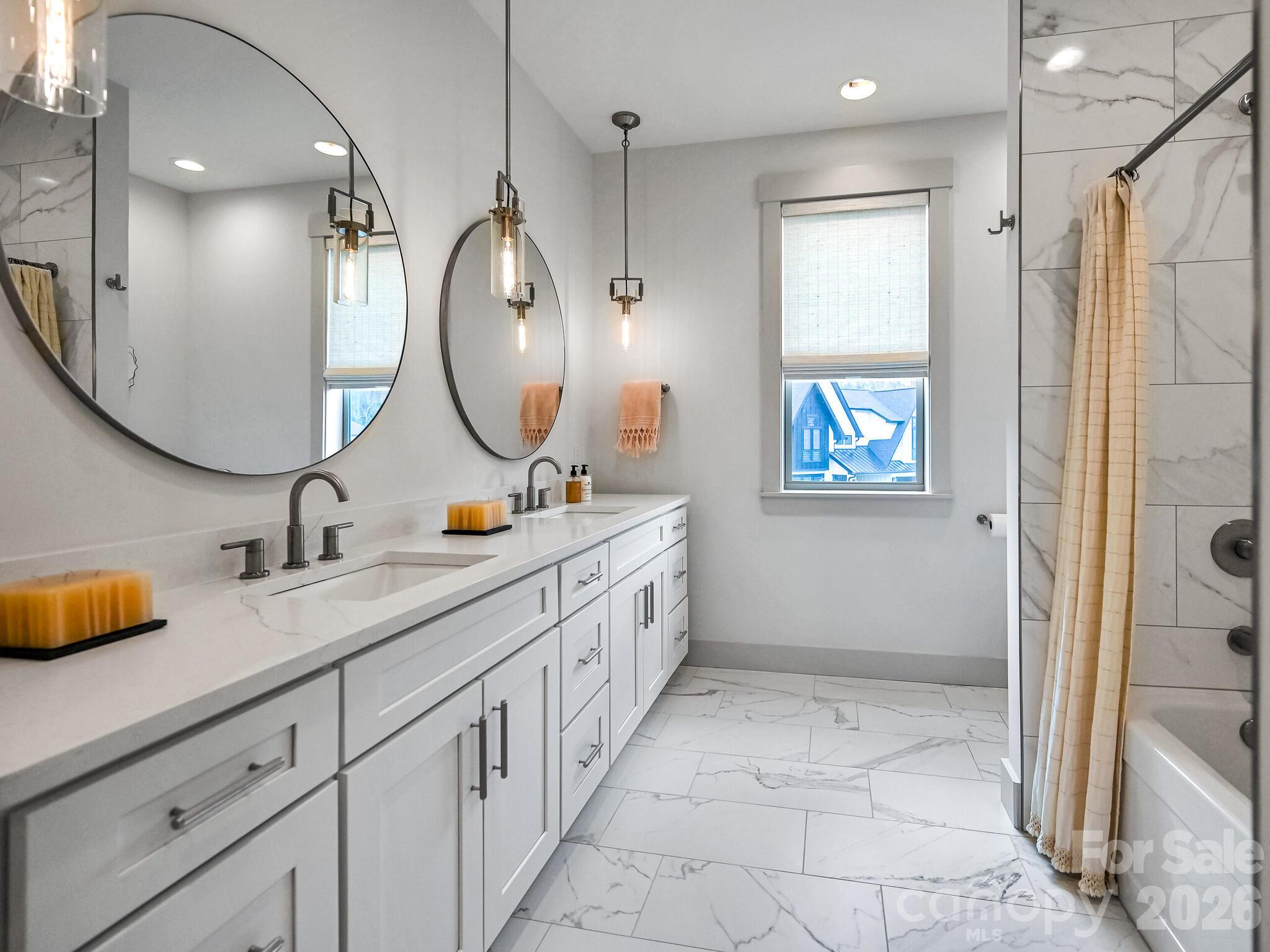 Upstairs Bath. - 18 Sagewood Drive, Candler