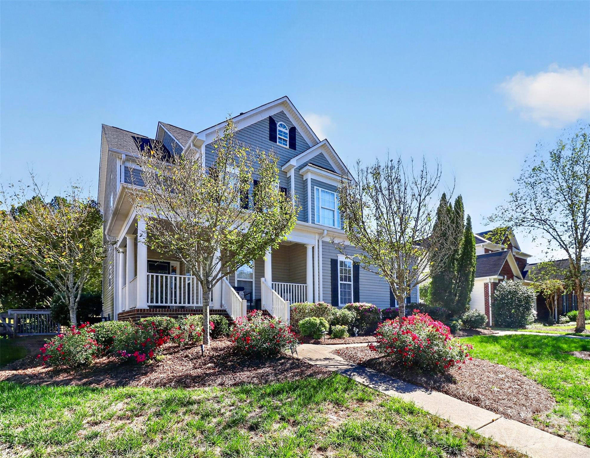 Walkway from the street for guests - 11519 Baystone Place, Concord