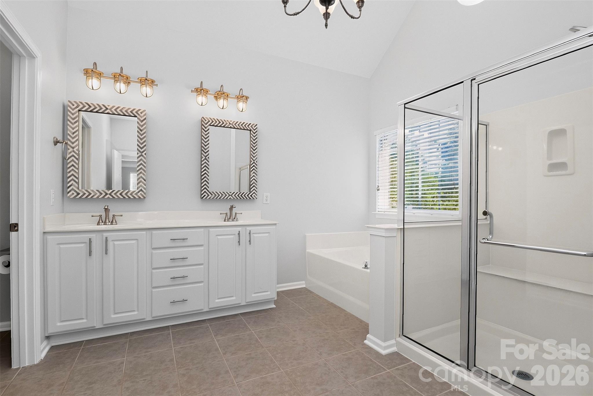 Primary Bath w/ vaulted ceiling - 11519 Baystone Place, Concord