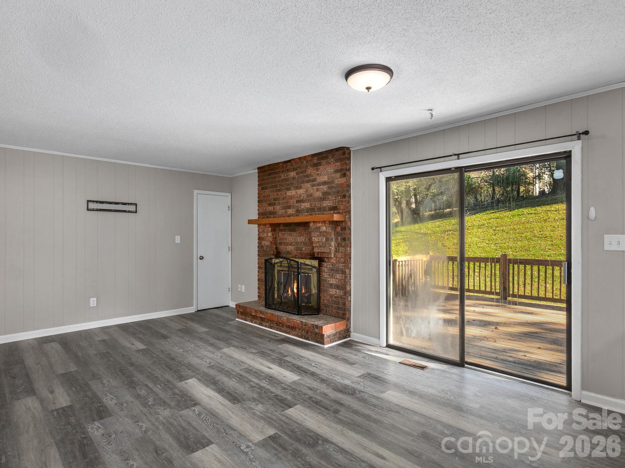 Single Family Residence at 16 Sun Valley Court, Alexander, photo 18 of 45