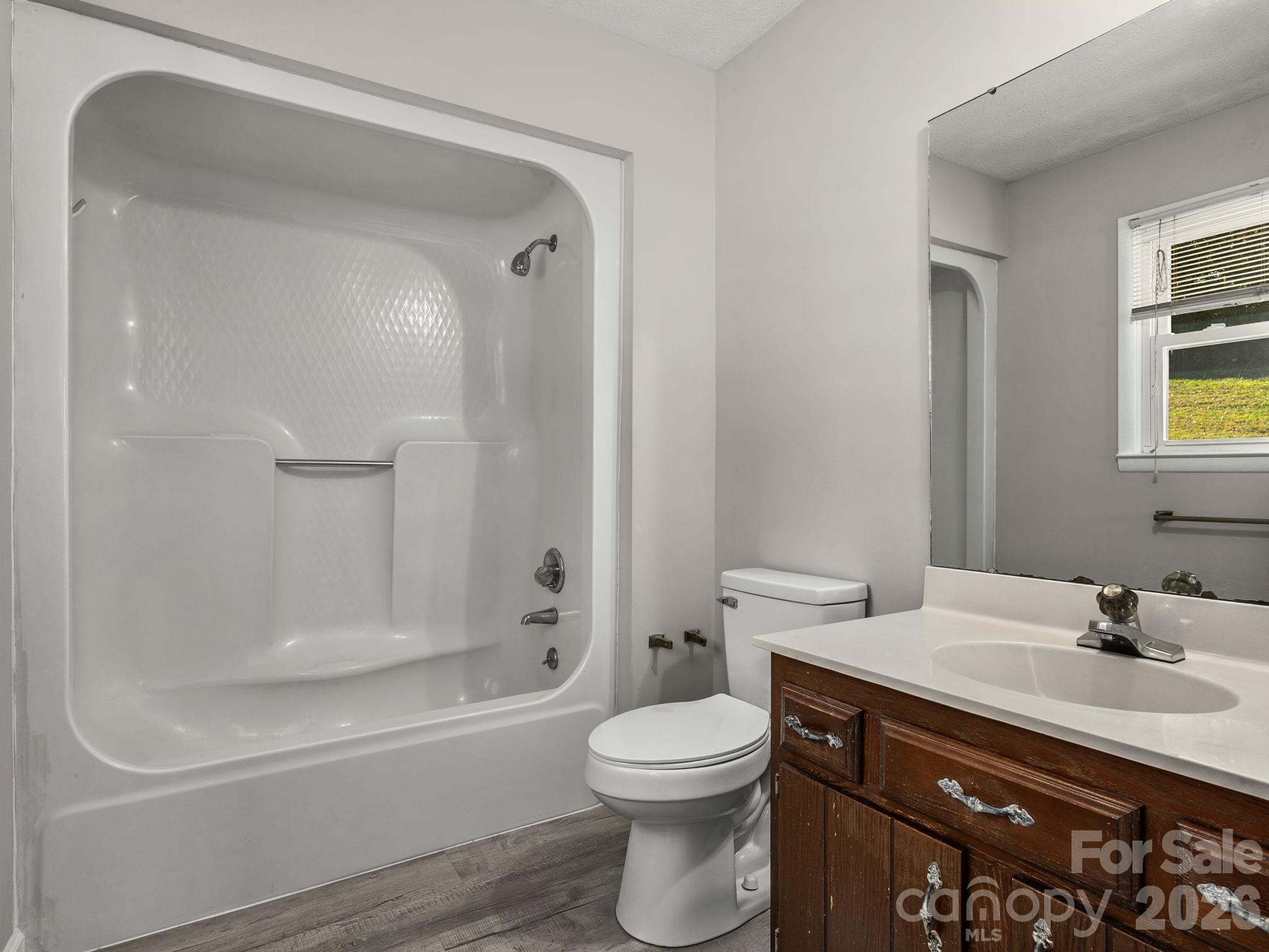 Single Family Residence at 16 Sun Valley Court, Alexander, photo 30 of 45