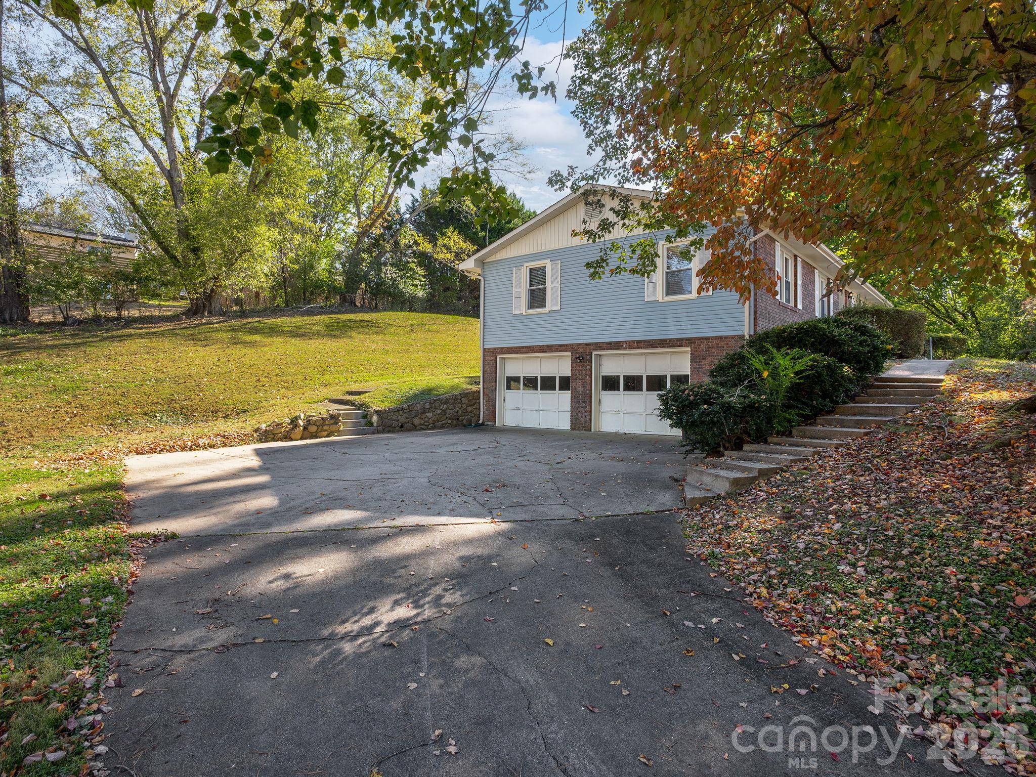 Single Family Residence at 16 Sun Valley Court, Alexander, photo 41 of 45