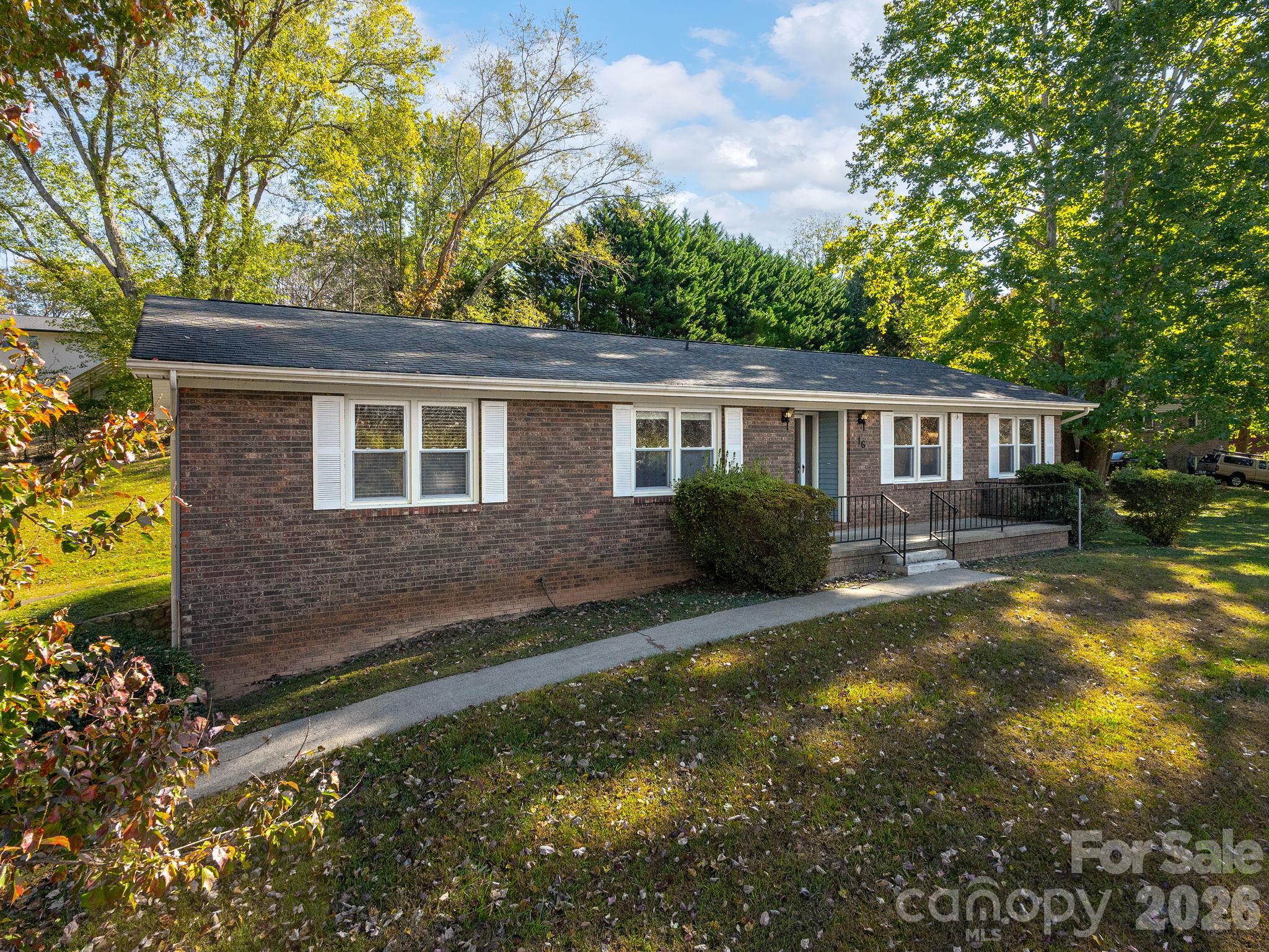 Single Family Residence at 16 Sun Valley Court, Alexander, photo 42 of 45