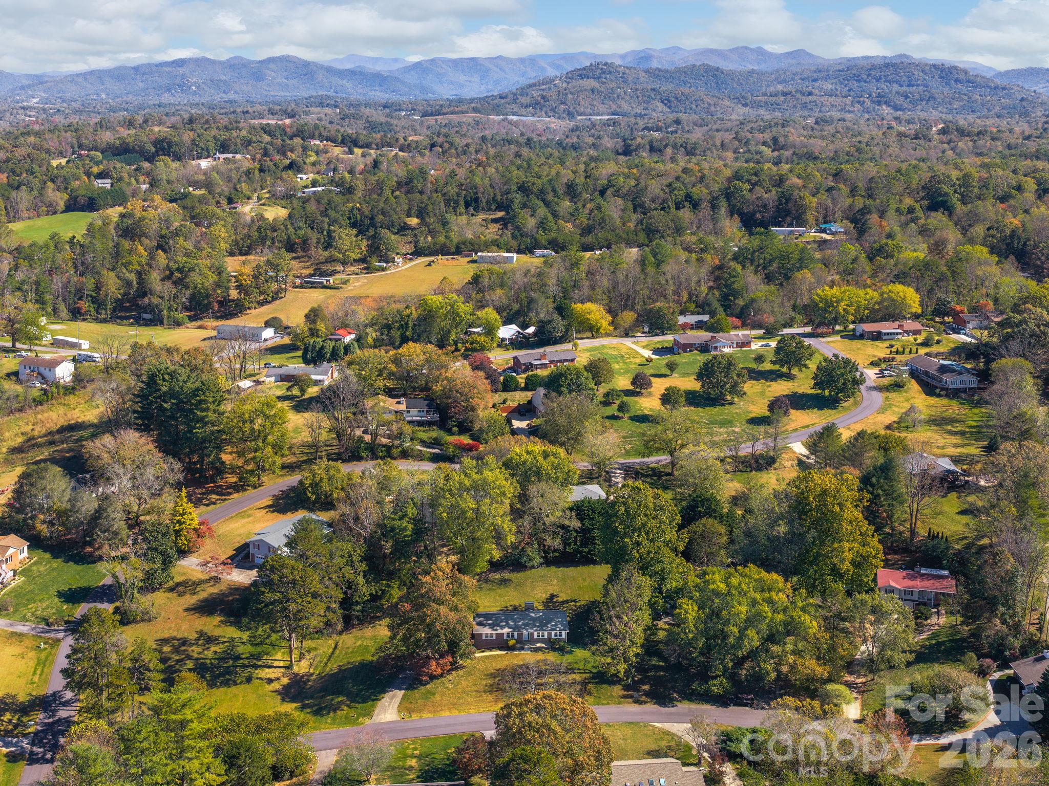 Single Family Residence at 16 Sun Valley Court, Alexander, photo 44 of 45