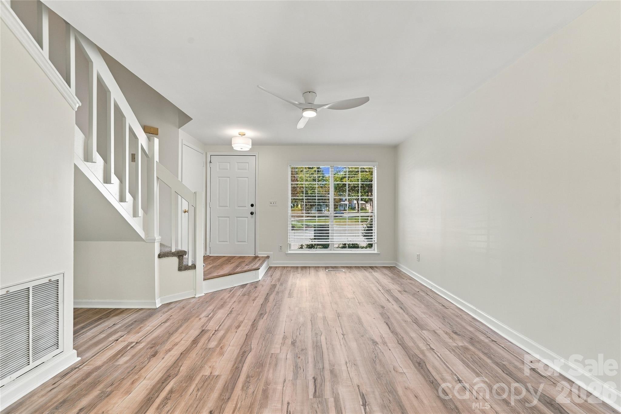 Townhouse at 8231 Circle Tree Lane, Charlotte, photo 6 of 40