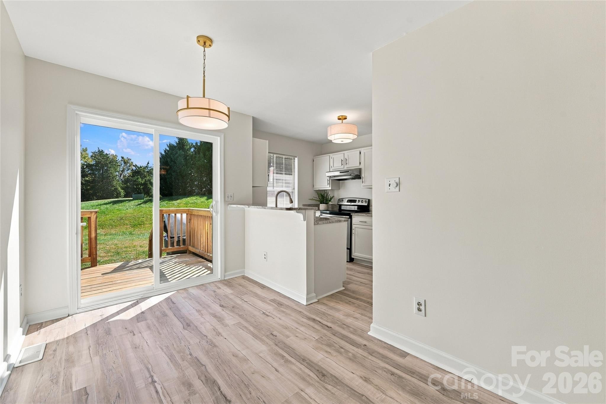 Townhouse at 8231 Circle Tree Lane, Charlotte, photo 10 of 40