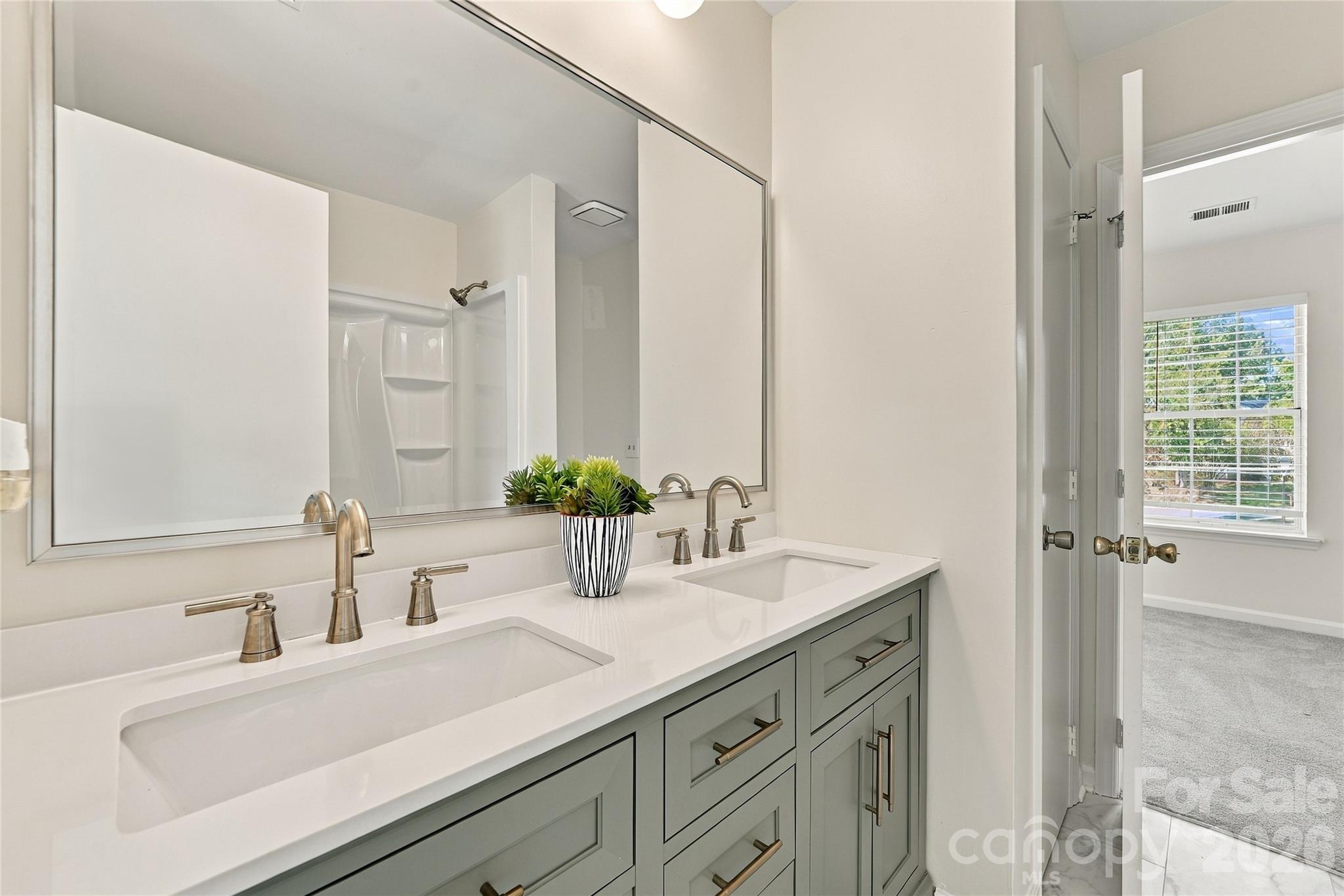 Townhouse at 8231 Circle Tree Lane, Charlotte, photo 24 of 40