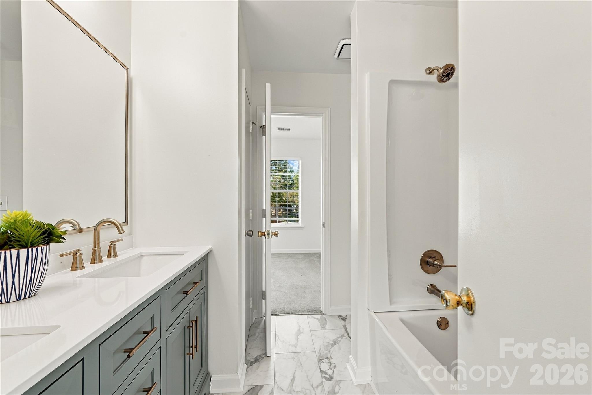 Townhouse at 8231 Circle Tree Lane, Charlotte, photo 26 of 40