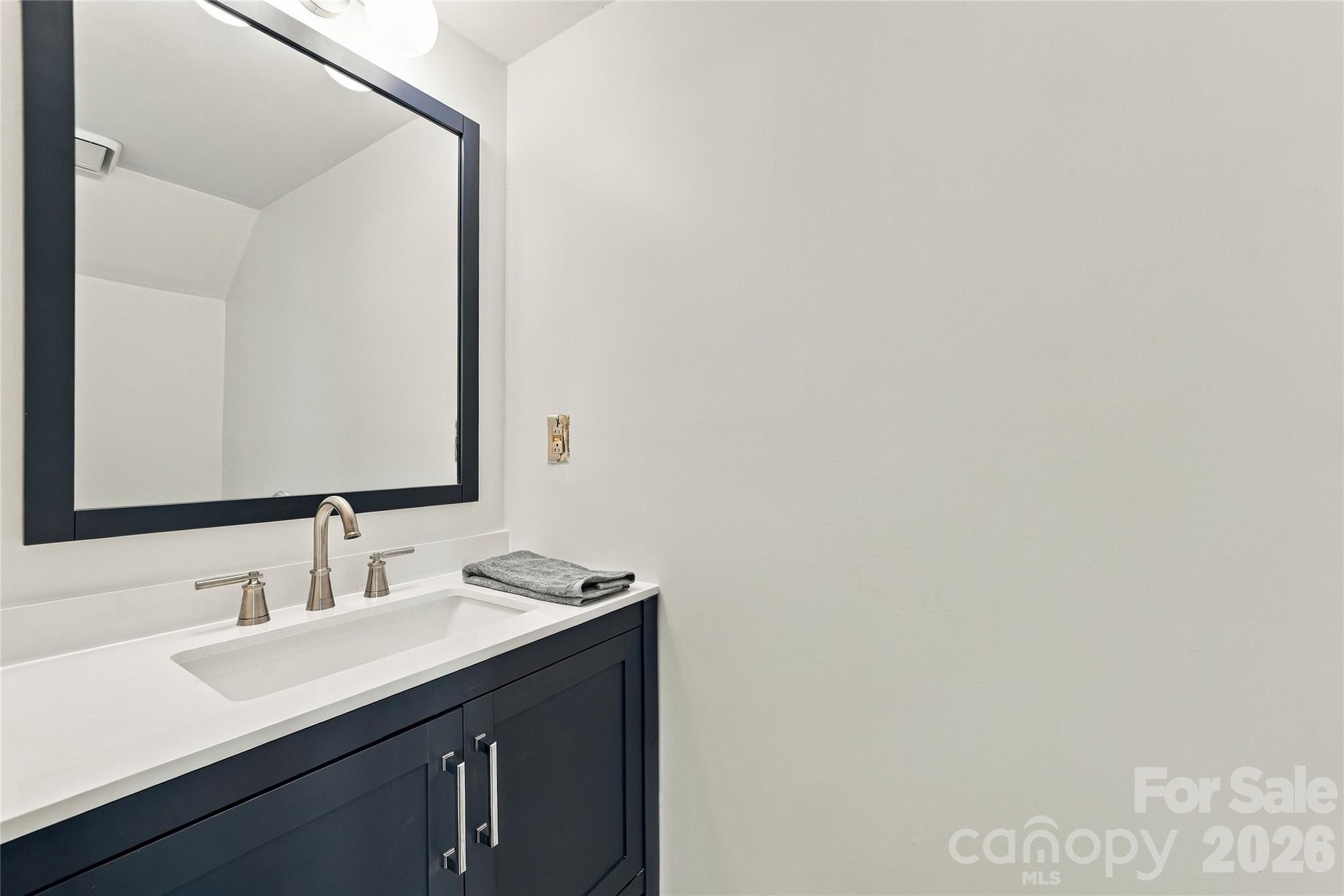 Townhouse at 8231 Circle Tree Lane, Charlotte, photo 27 of 40