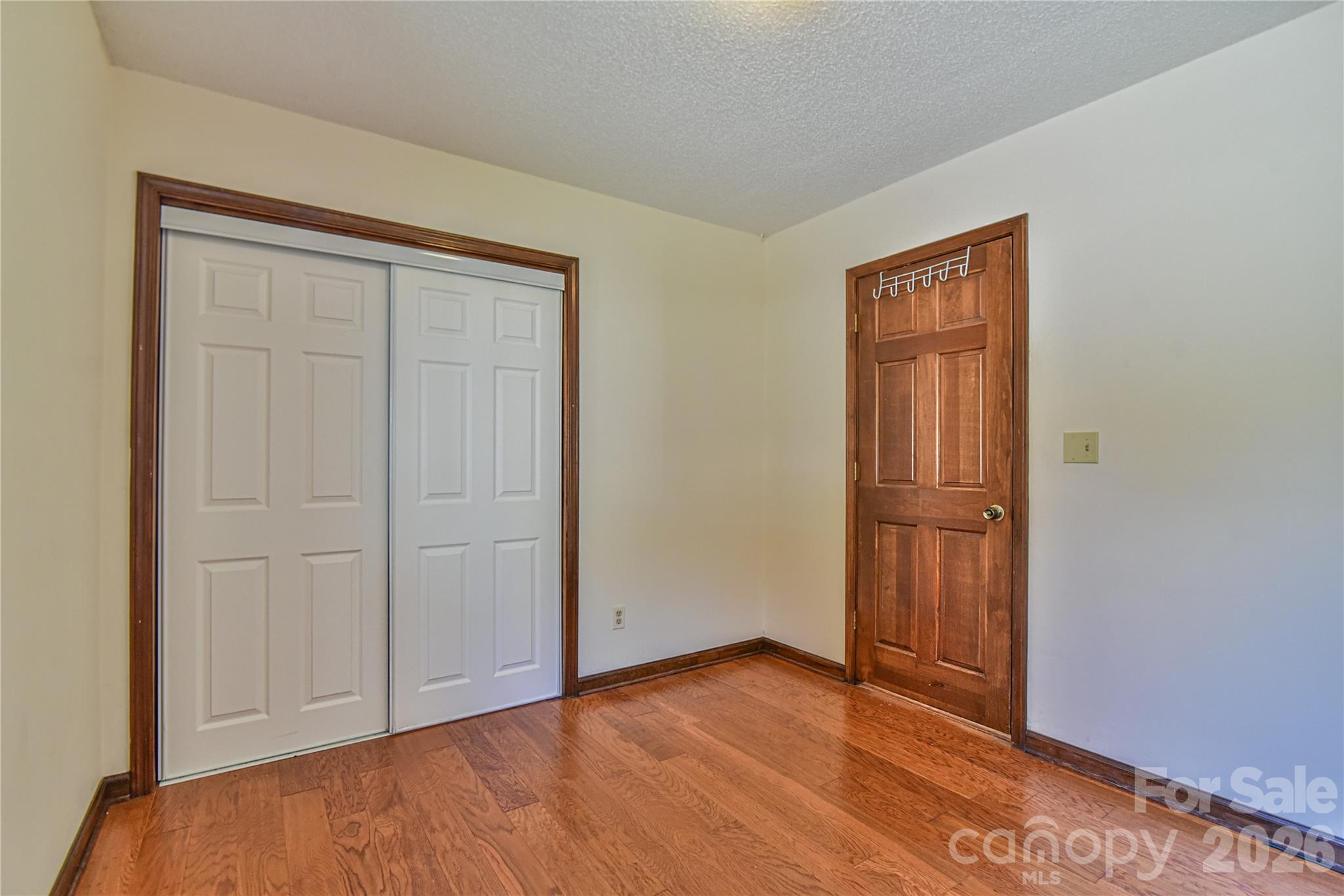 Single Family Residence at 4 Knoll Ridge Drive, Asheville, photo 22 of 31
