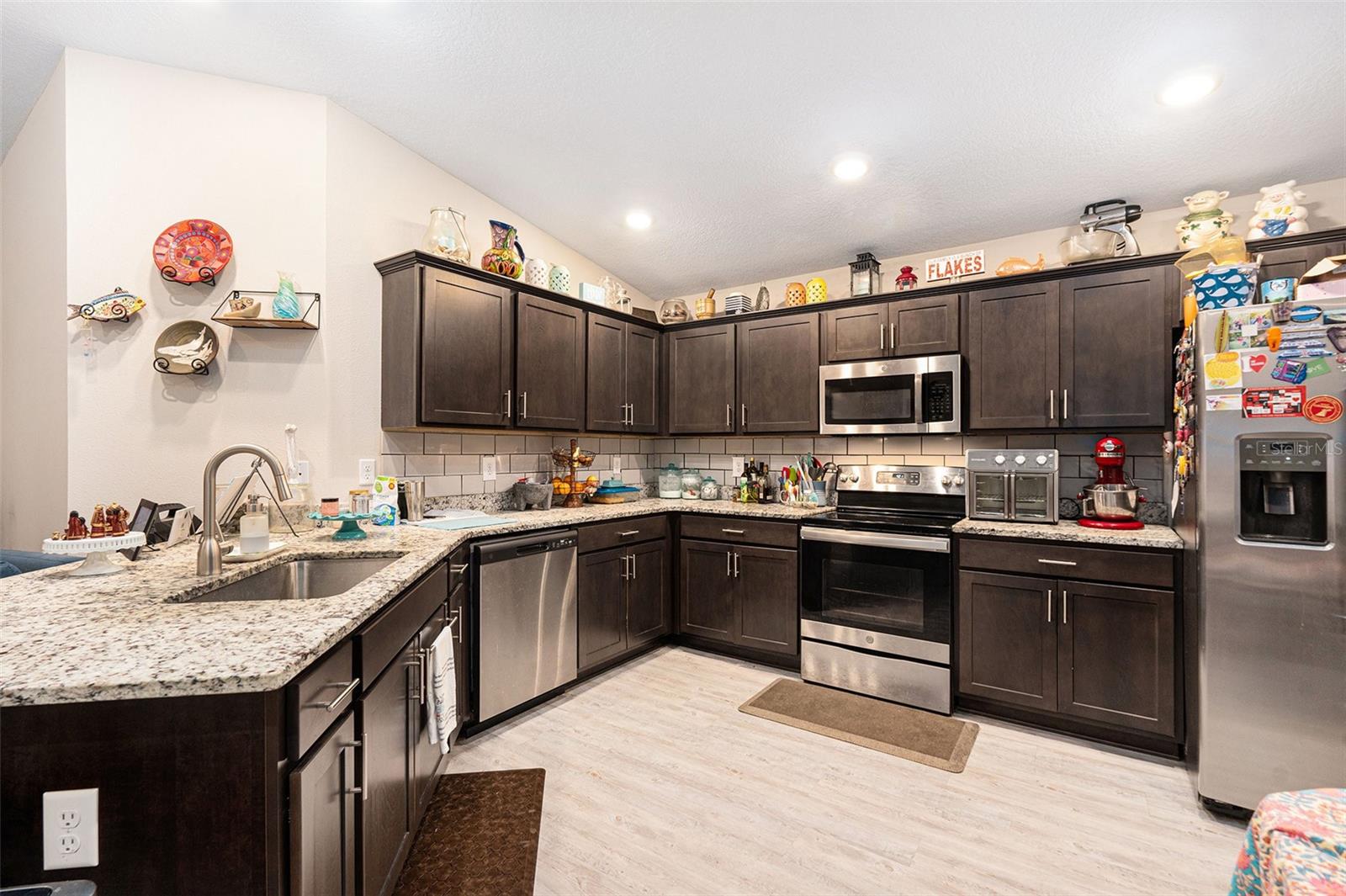 Single Family Residence at 10425 S DREW BRYANT CIR, FLORAL CITY, photo 8 of 28