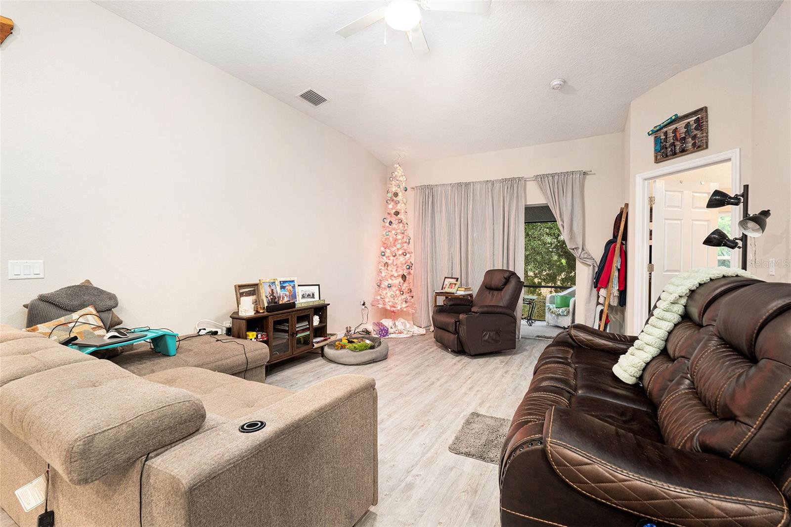 Single Family Residence at 10425 S DREW BRYANT CIR, FLORAL CITY, photo 12 of 28