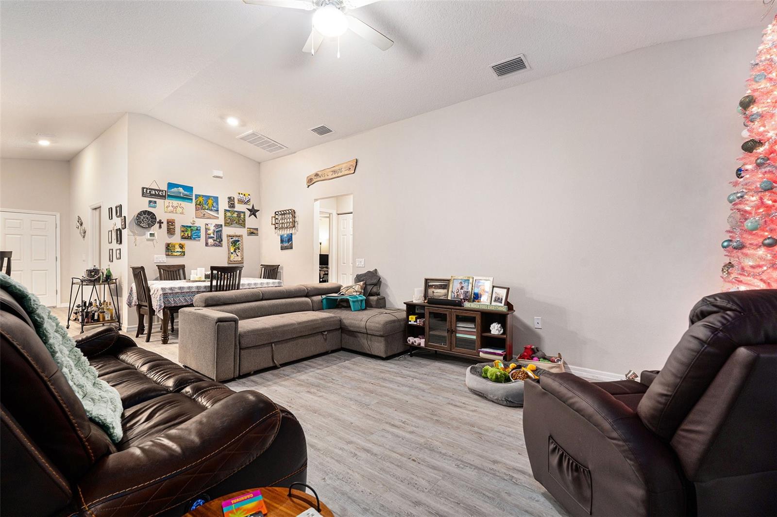 Single Family Residence at 10425 S DREW BRYANT CIR, FLORAL CITY, photo 13 of 28