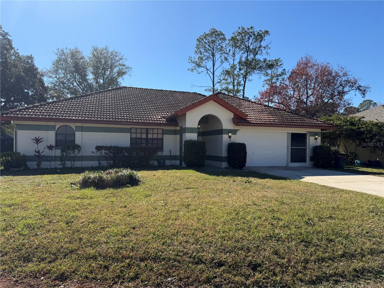 32 WESTLAWN PL
