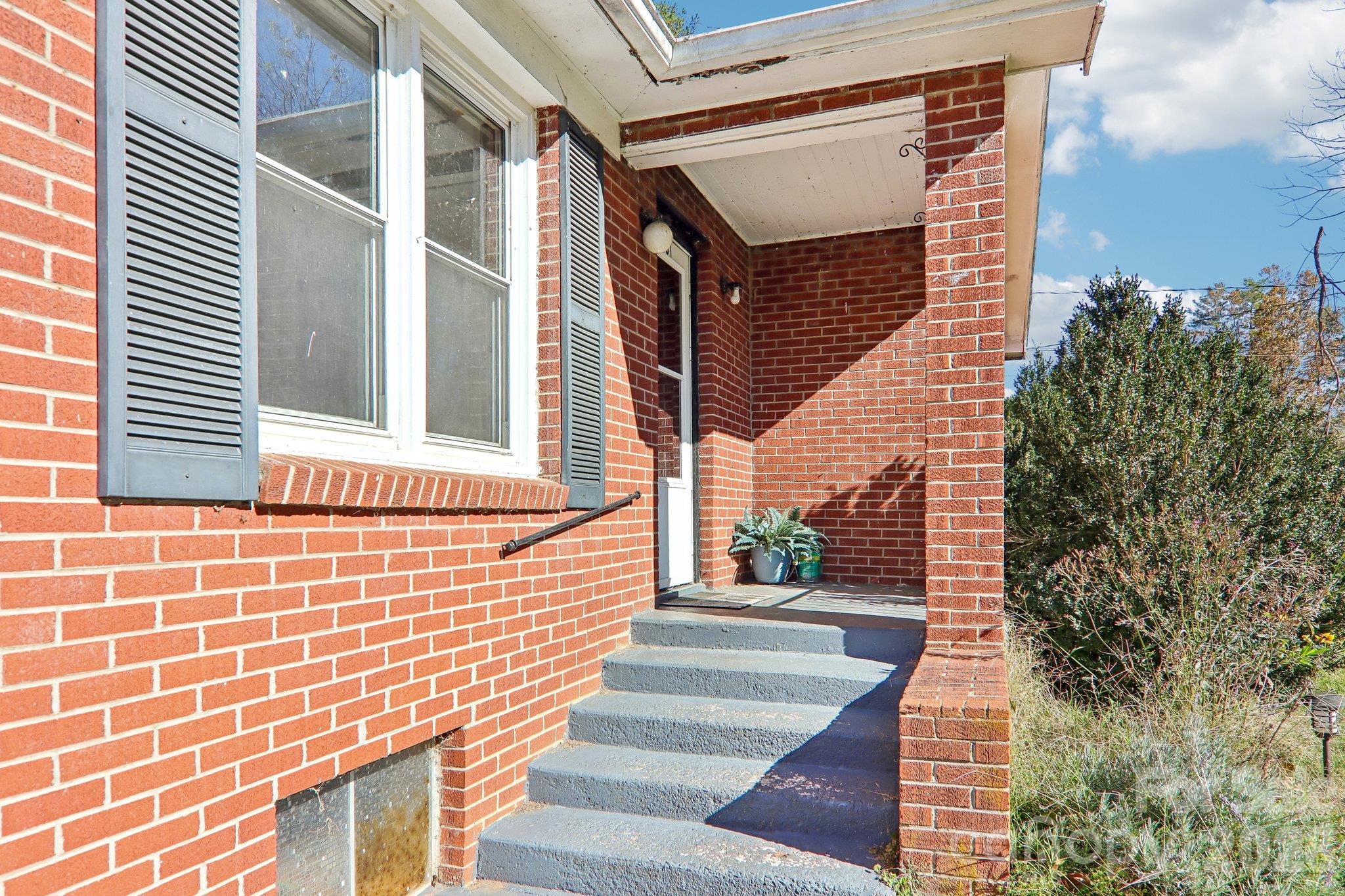 Single Family Residence at 81 Clement Street, Waynesville, photo 2 of 47