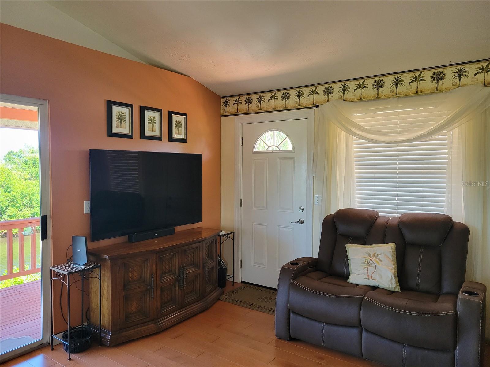 living Room - 3301 W SHELL POINT RD, RUSKIN