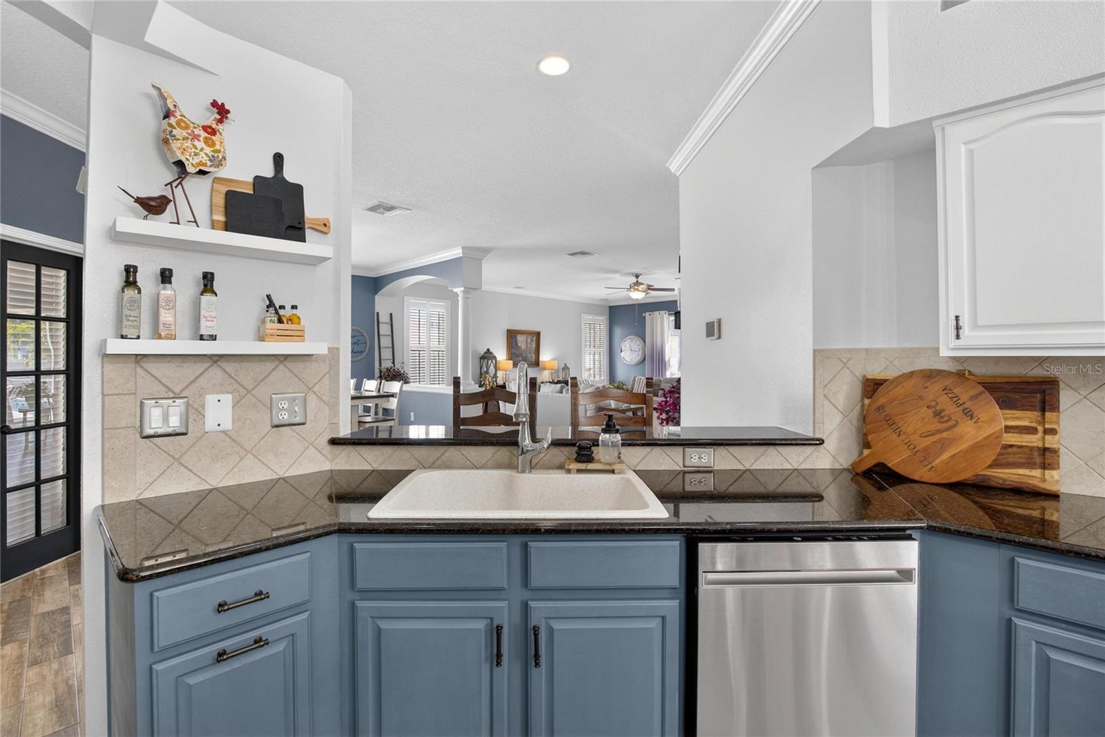 Single Family Residence at 417 STONE BRIAR DR, RUSKIN, photo 9 of 59