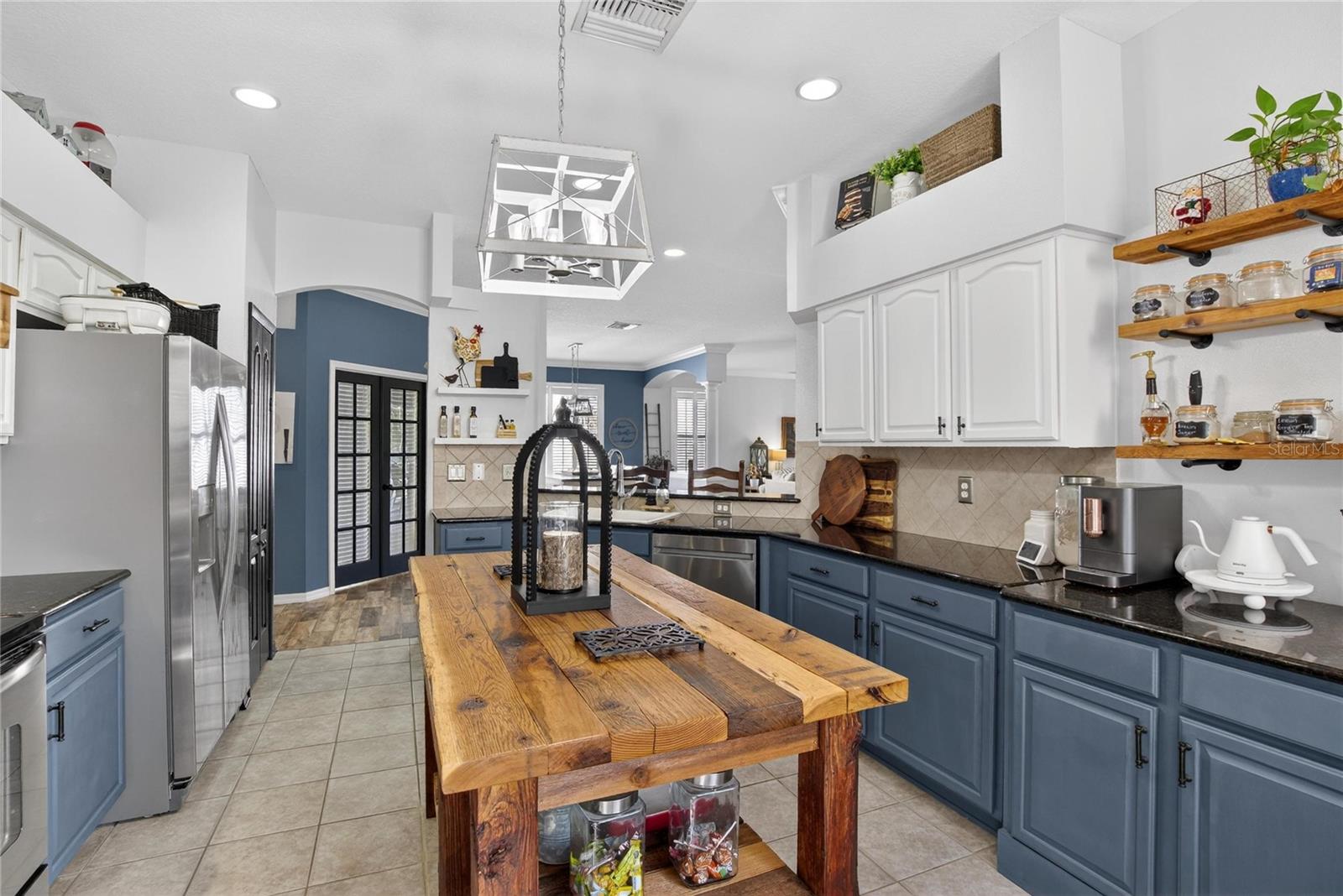 Single Family Residence at 417 STONE BRIAR DR, RUSKIN, photo 13 of 59