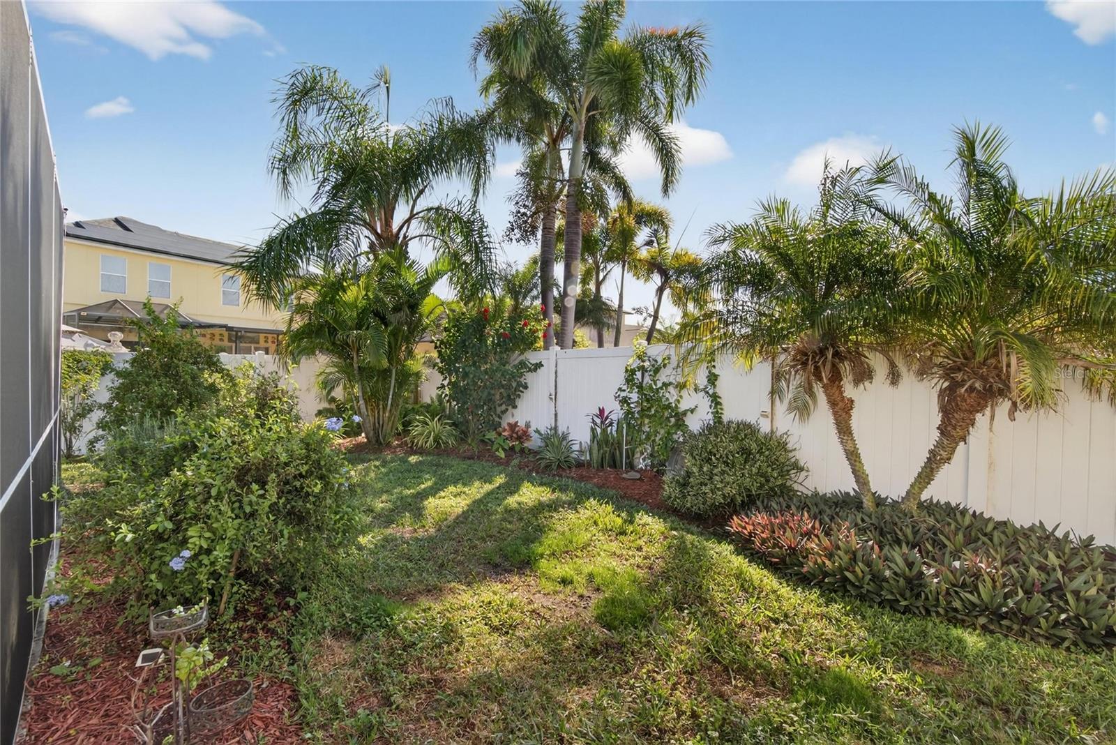 Single Family Residence at 417 STONE BRIAR DR, RUSKIN, photo 44 of 59