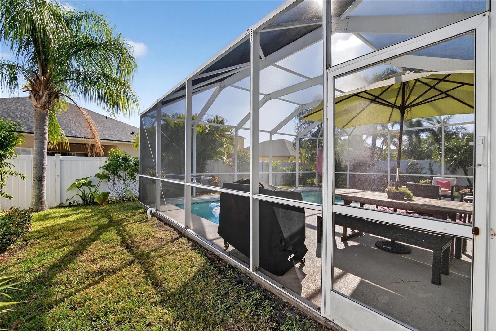 Single Family Residence at 417 STONE BRIAR DR, RUSKIN, photo 48 of 59