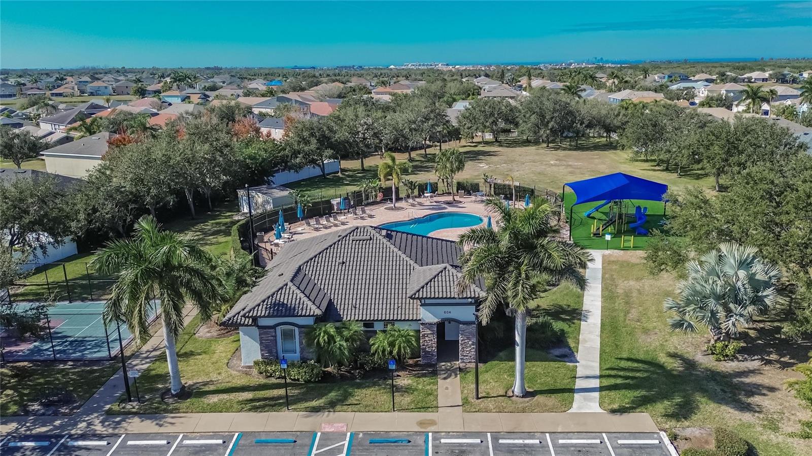 Single Family Residence at 417 STONE BRIAR DR, RUSKIN, photo 54 of 59