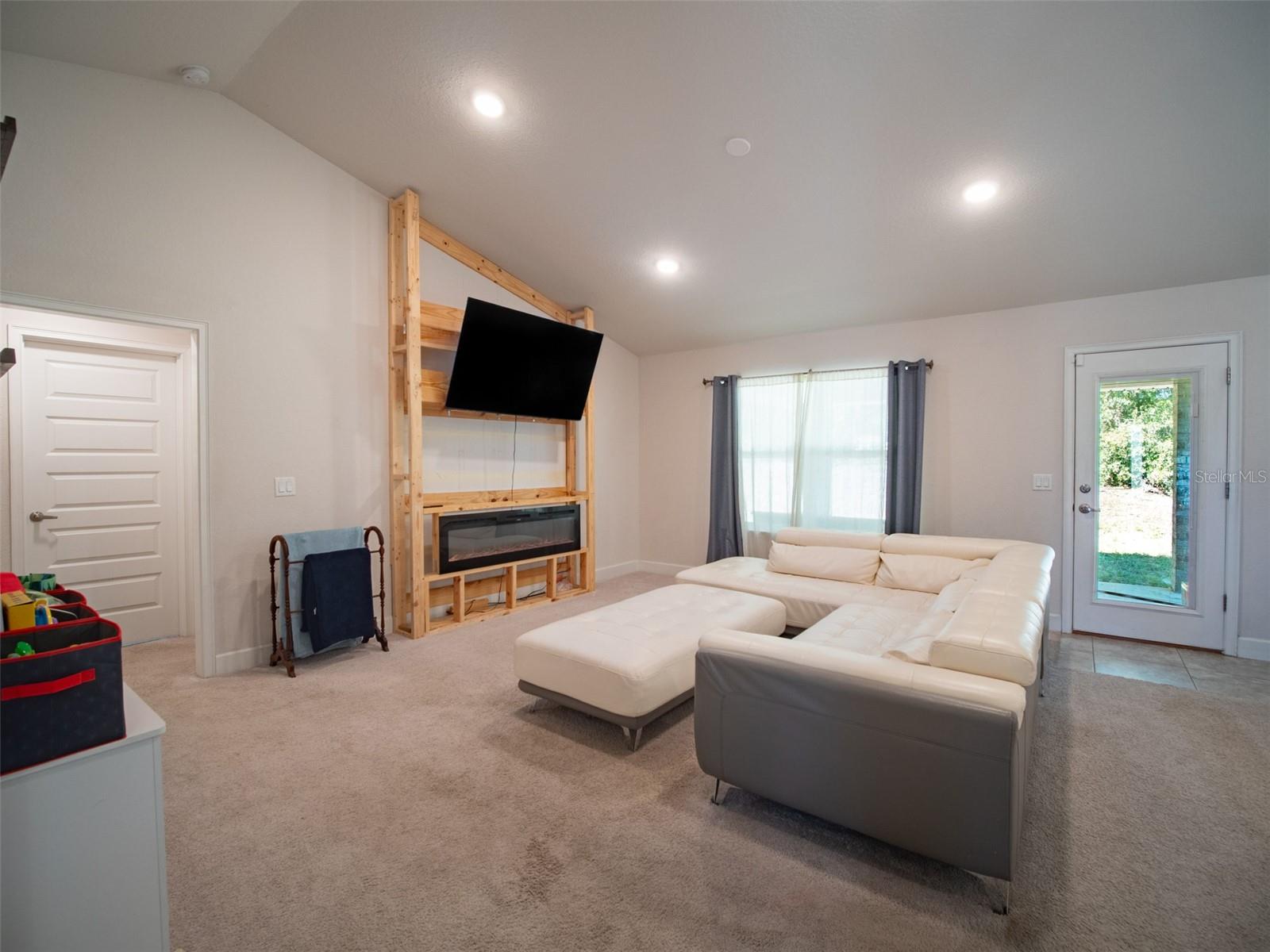 Single Family Residence at 3989 NW RIVER SEBASTIAN LN, LAKE CITY, photo 6 of 36