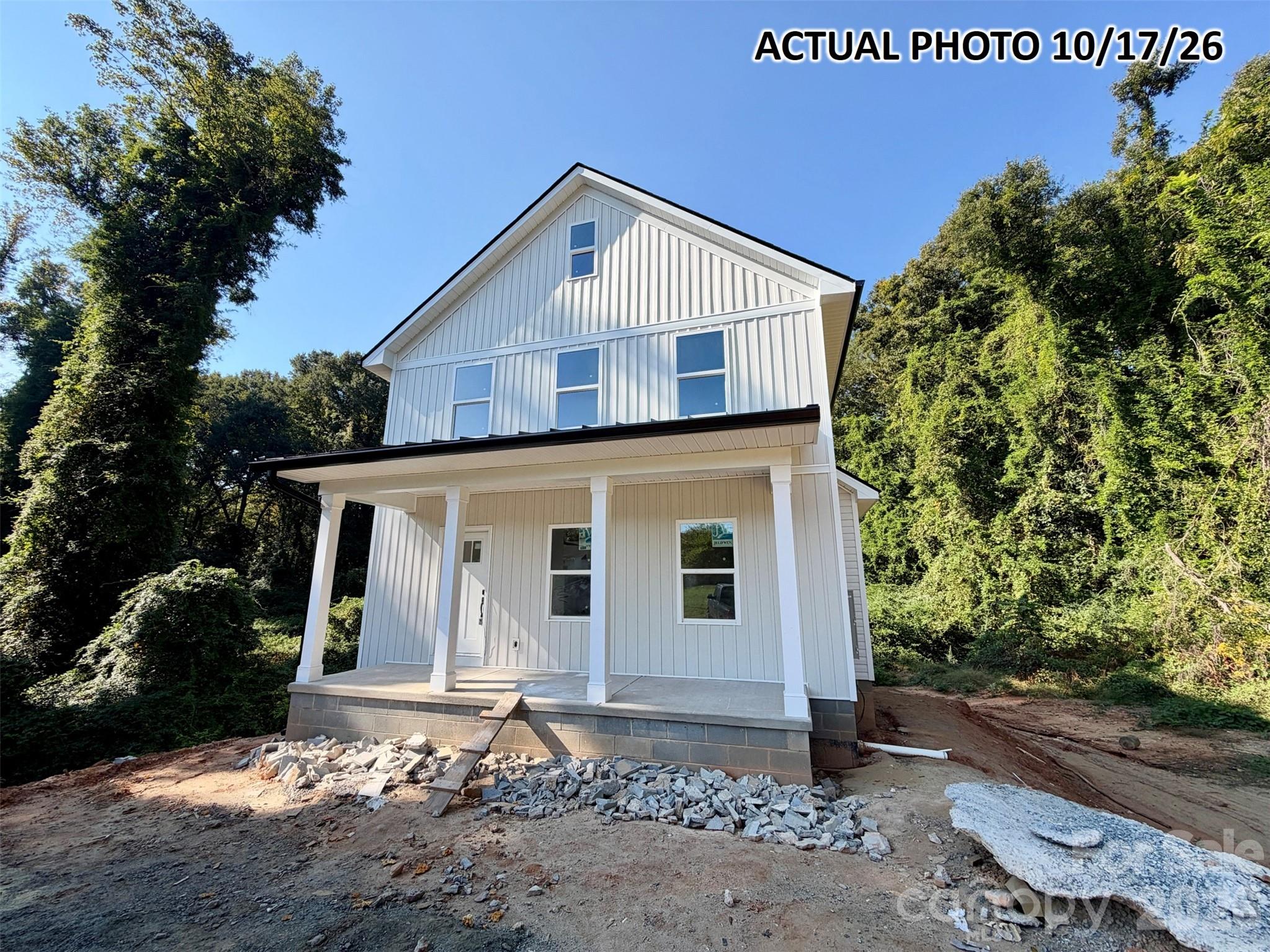 Single Family Residence at 1025 Floyd Lane, Gastonia, photo 4 of 17