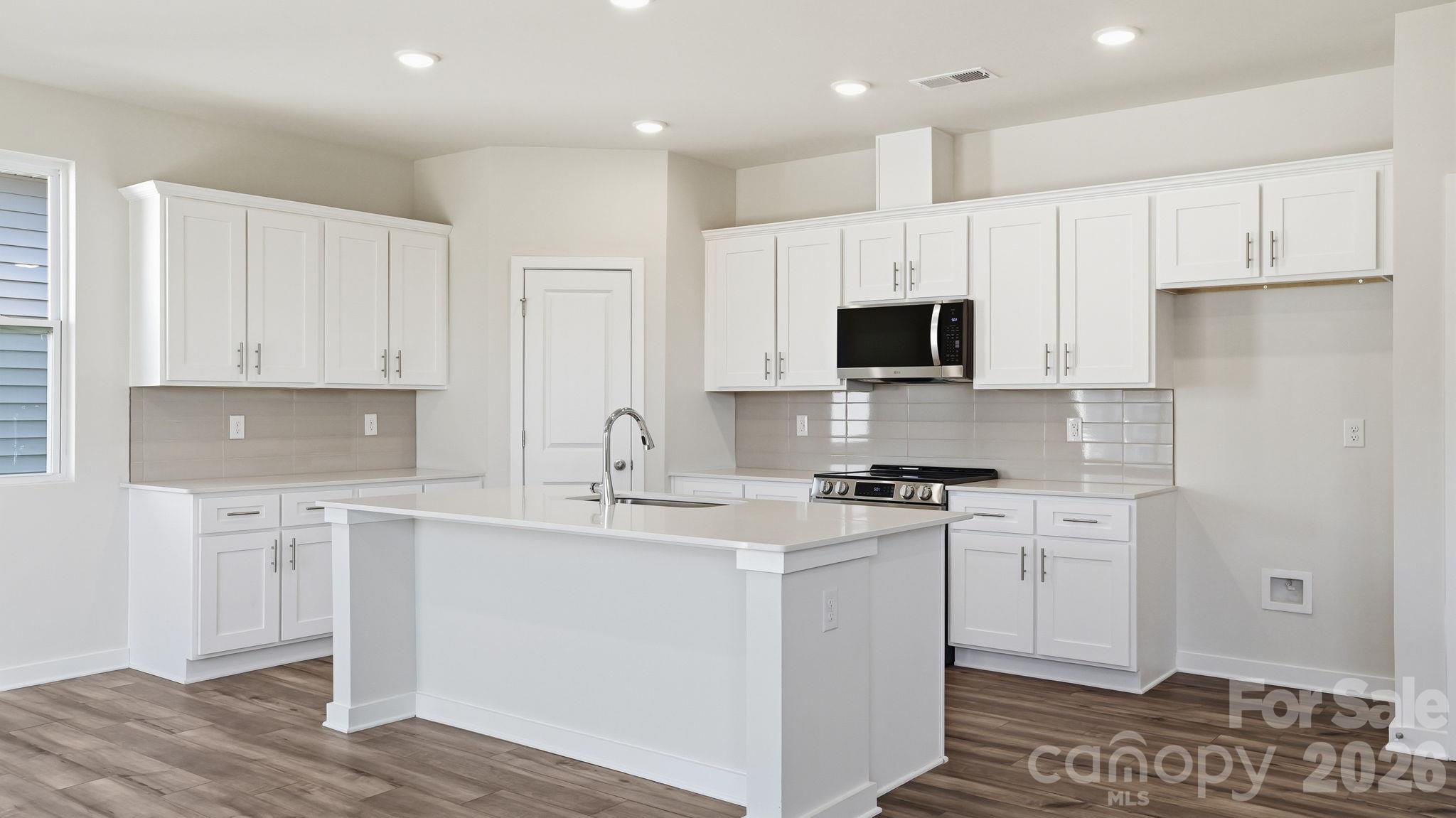 Single Family Residence at 2941 31st Street Lane NE, Hickory, photo 10 of 41
