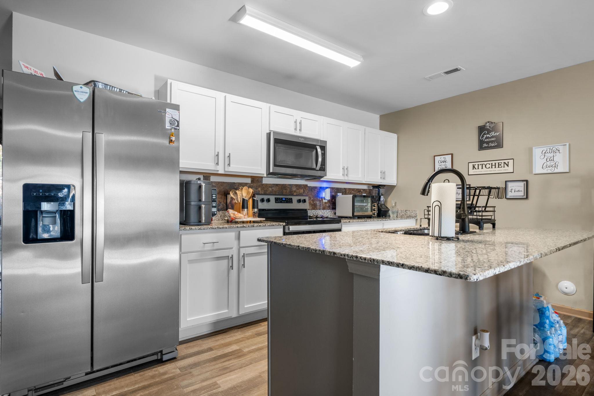 Townhouse at 1469 Cypress Loop, Newton, photo 9 of 31