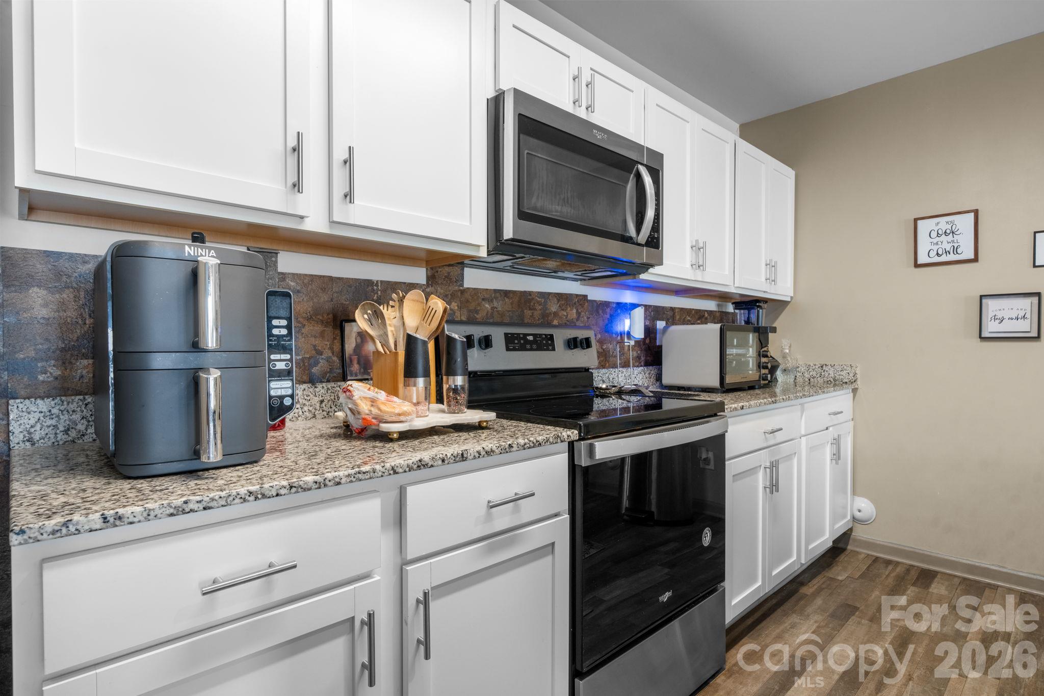 Townhouse at 1469 Cypress Loop, Newton, photo 10 of 31