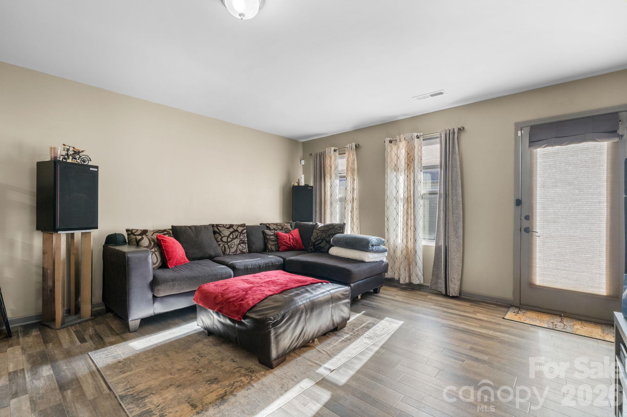 Townhouse at 1469 Cypress Loop, Newton, photo 12 of 31
