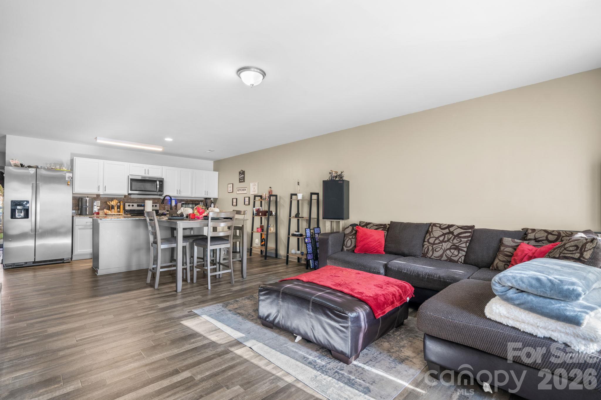 Townhouse at 1469 Cypress Loop, Newton, photo 14 of 31