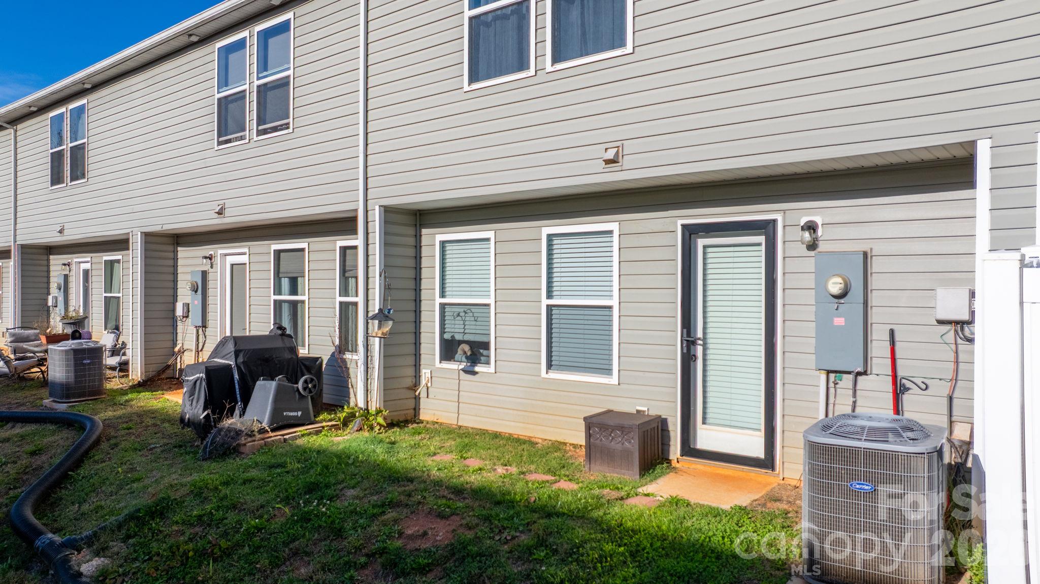 Townhouse at 1469 Cypress Loop, Newton, photo 26 of 31