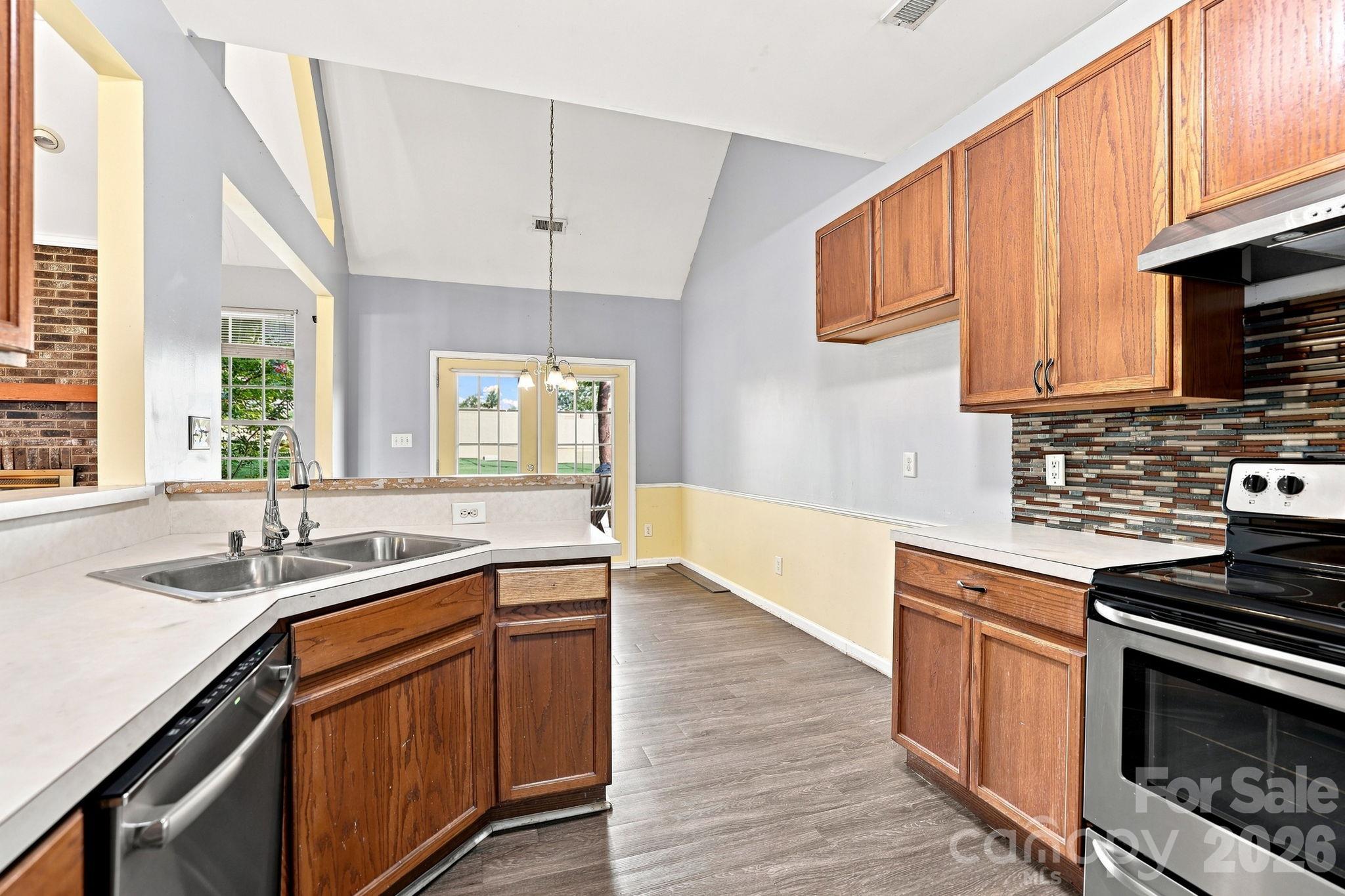 Single Family Residence at 1000 Barbee Farm Drive, Monroe, photo 10 of 31