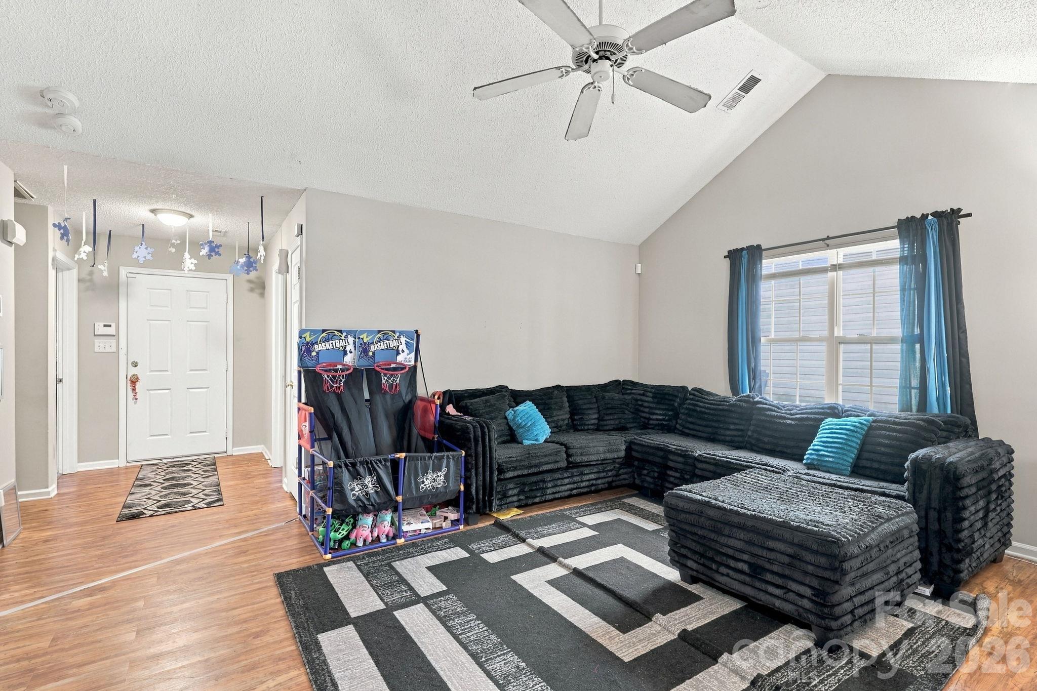 Single Family Residence at 1427 Hidden Stream Court, Charlotte, photo 2 of 15