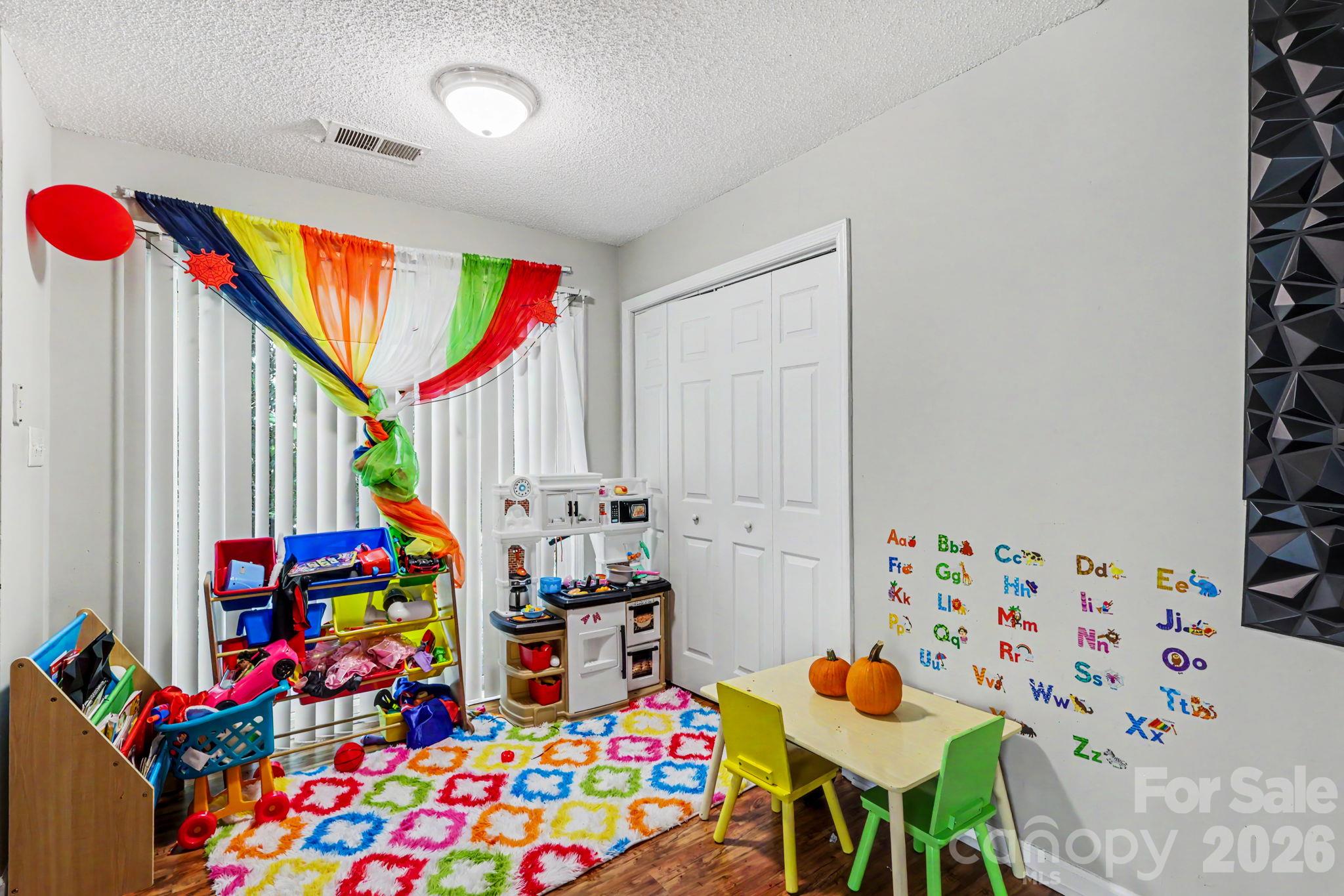 Single Family Residence at 1427 Hidden Stream Court, Charlotte, photo 6 of 15