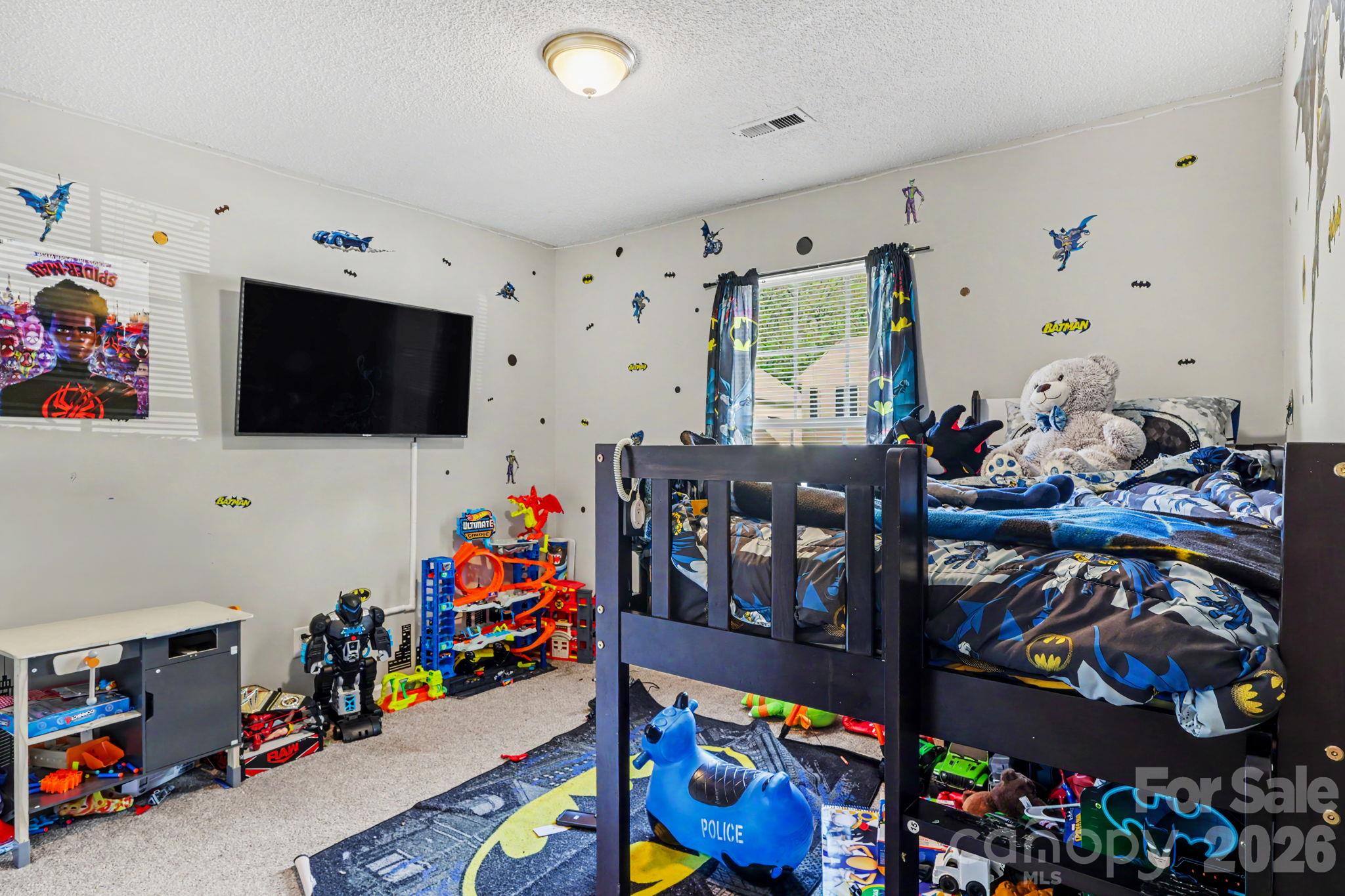 Single Family Residence at 1427 Hidden Stream Court, Charlotte, photo 10 of 15