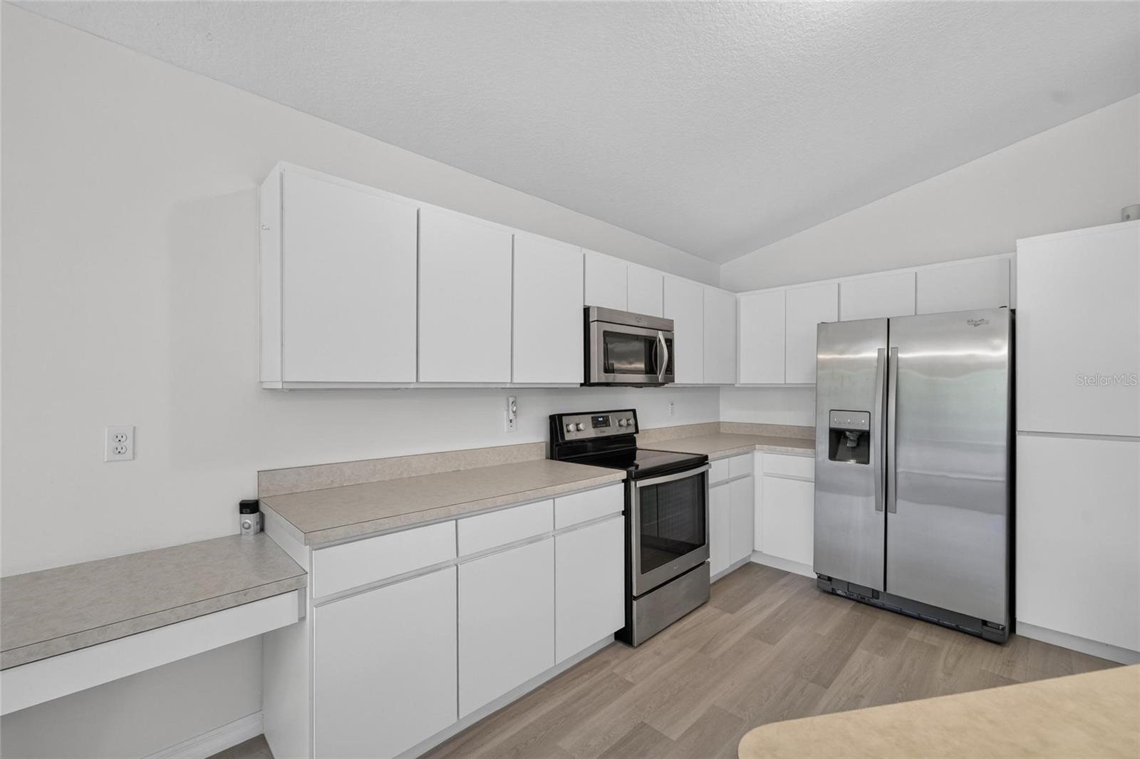 Single Family Residence at 1514 ORACLE DR, RUSKIN, photo 9 of 24