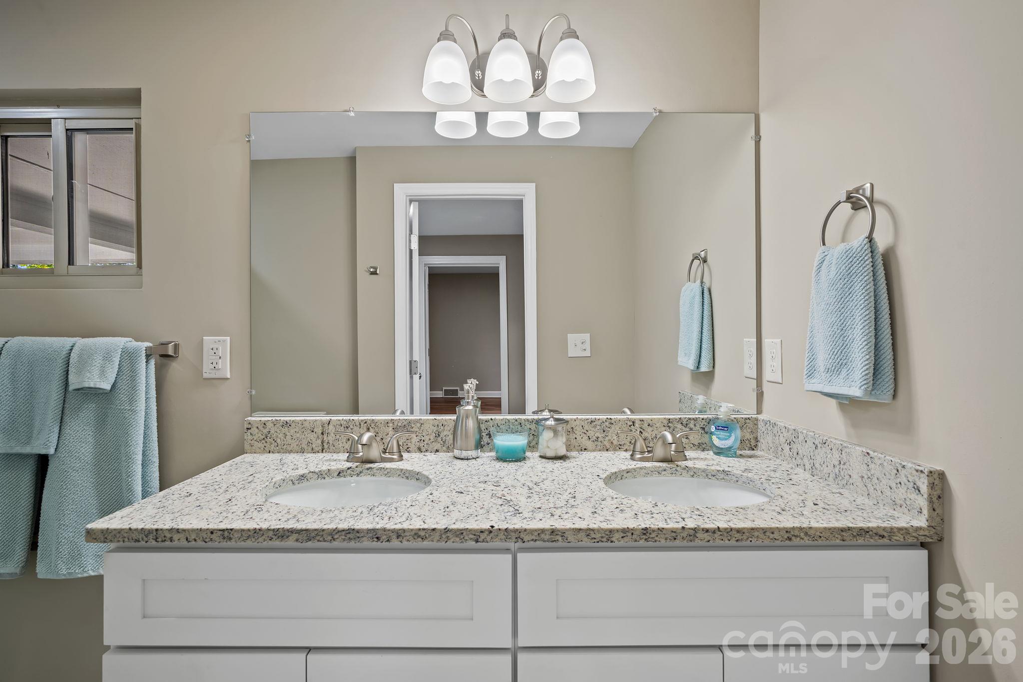 Single Family Residence at 103 Craggy Ridge Lane, Asheville, photo 13 of 29
