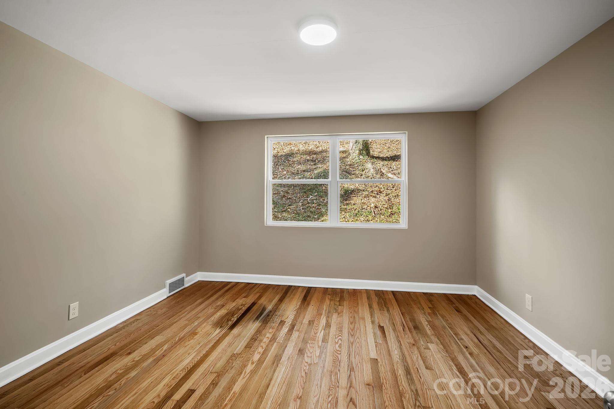 Single Family Residence at 103 Craggy Ridge Lane, Asheville, photo 19 of 29