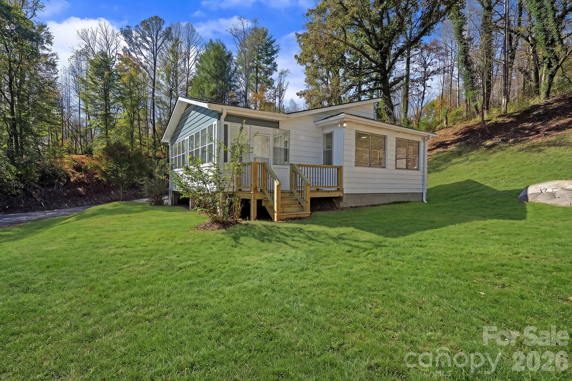 Single Family Residence at 103 Craggy Ridge Lane, Asheville, photo 23 of 29