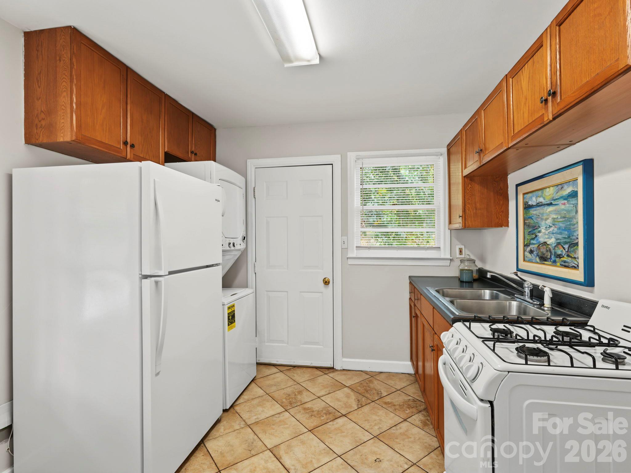 Duplex at 2420 Shamrock Drive, Charlotte, photo 9 of 35