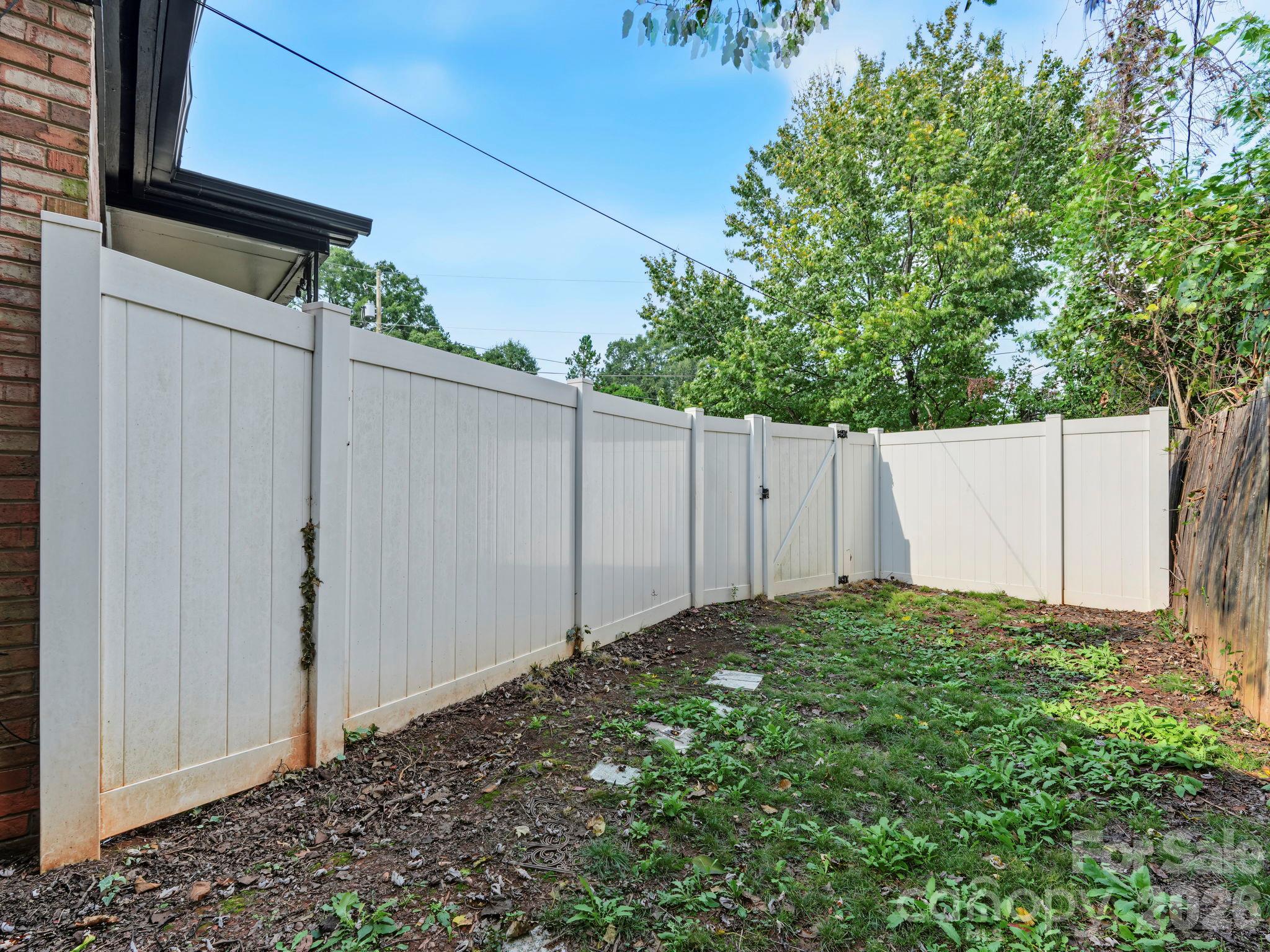 Duplex at 2420 Shamrock Drive, Charlotte, photo 18 of 35