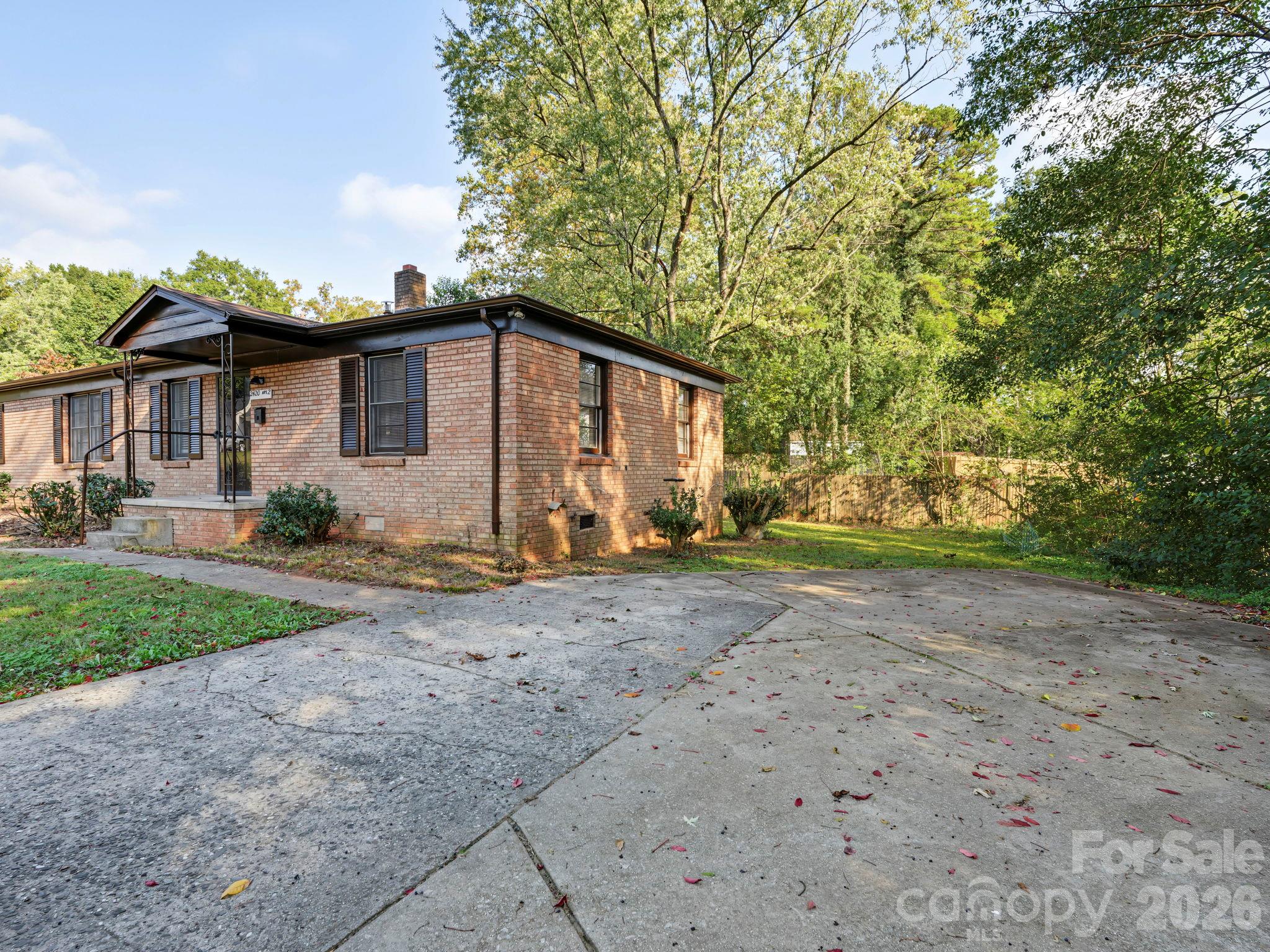Duplex at 2420 Shamrock Drive, Charlotte, photo 21 of 35